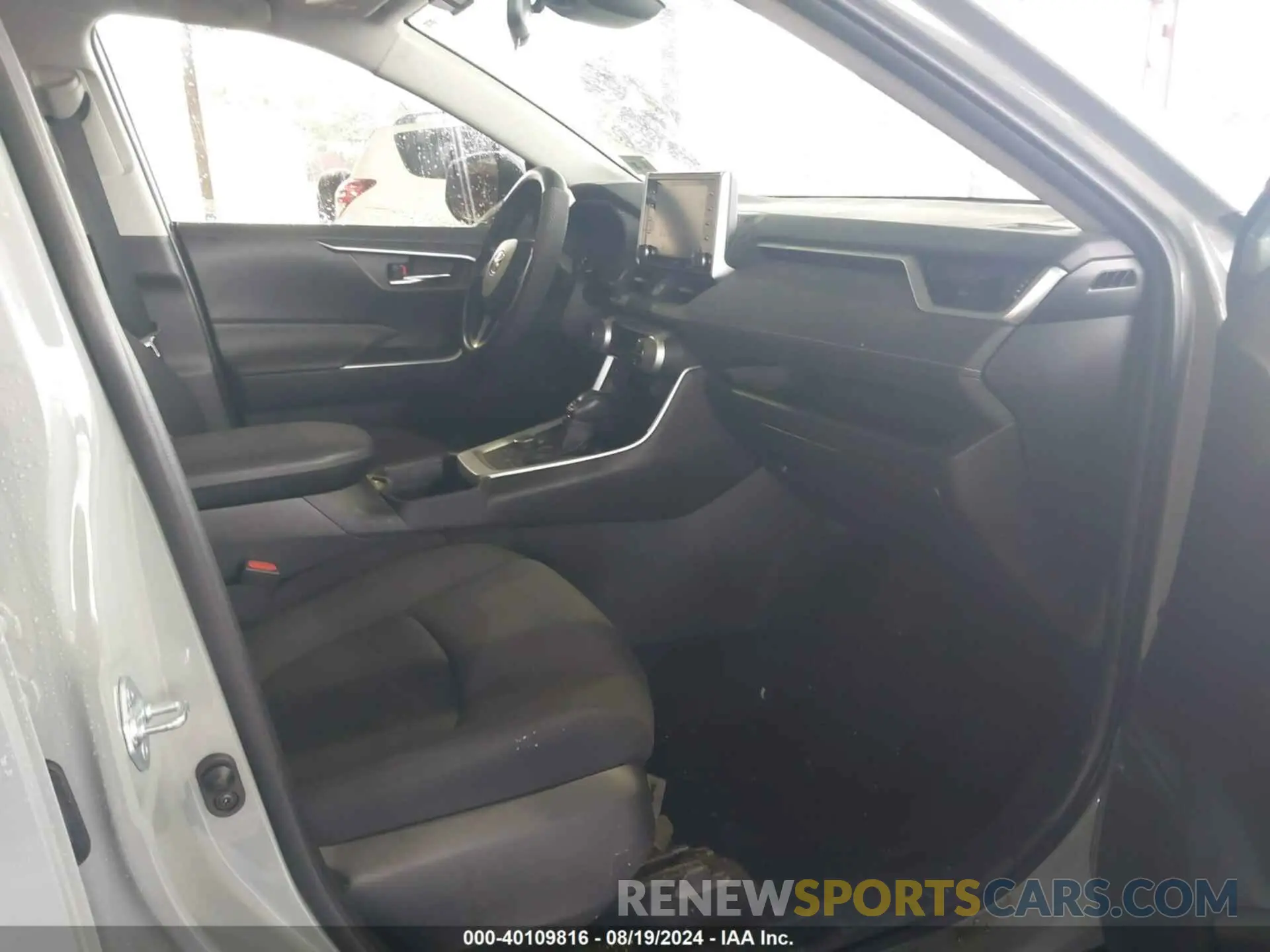 5 fotografías del automóvil dañado JTMR6RFV7LD005304 TOYOTA RAV4 HYBRID 2020