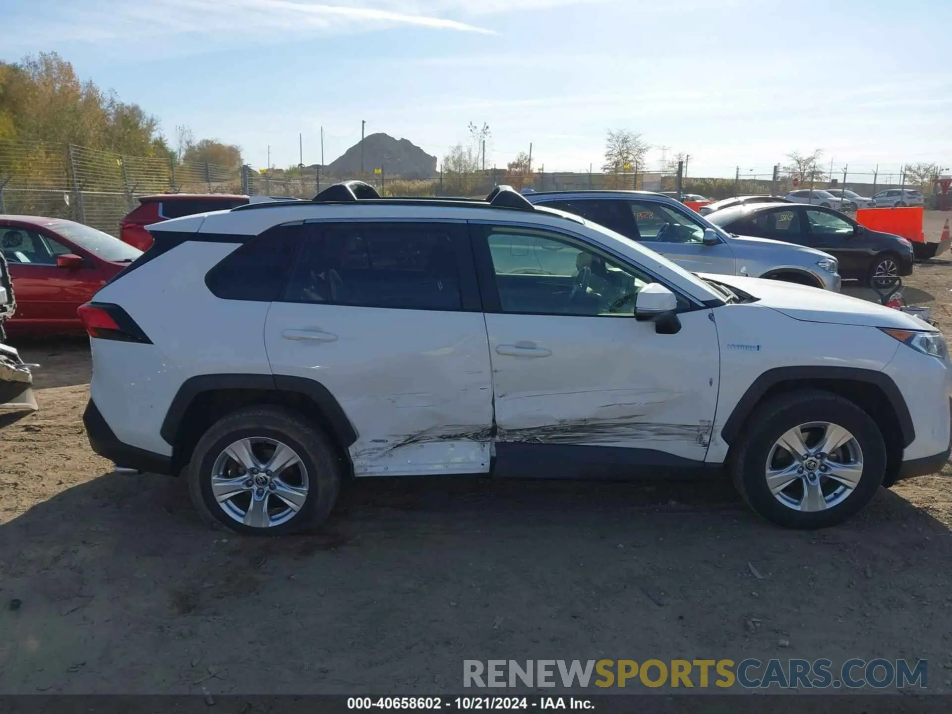 13 fotografías del automóvil dañado JTMRWRFV3LD059649 TOYOTA RAV4 HYBRID 2020