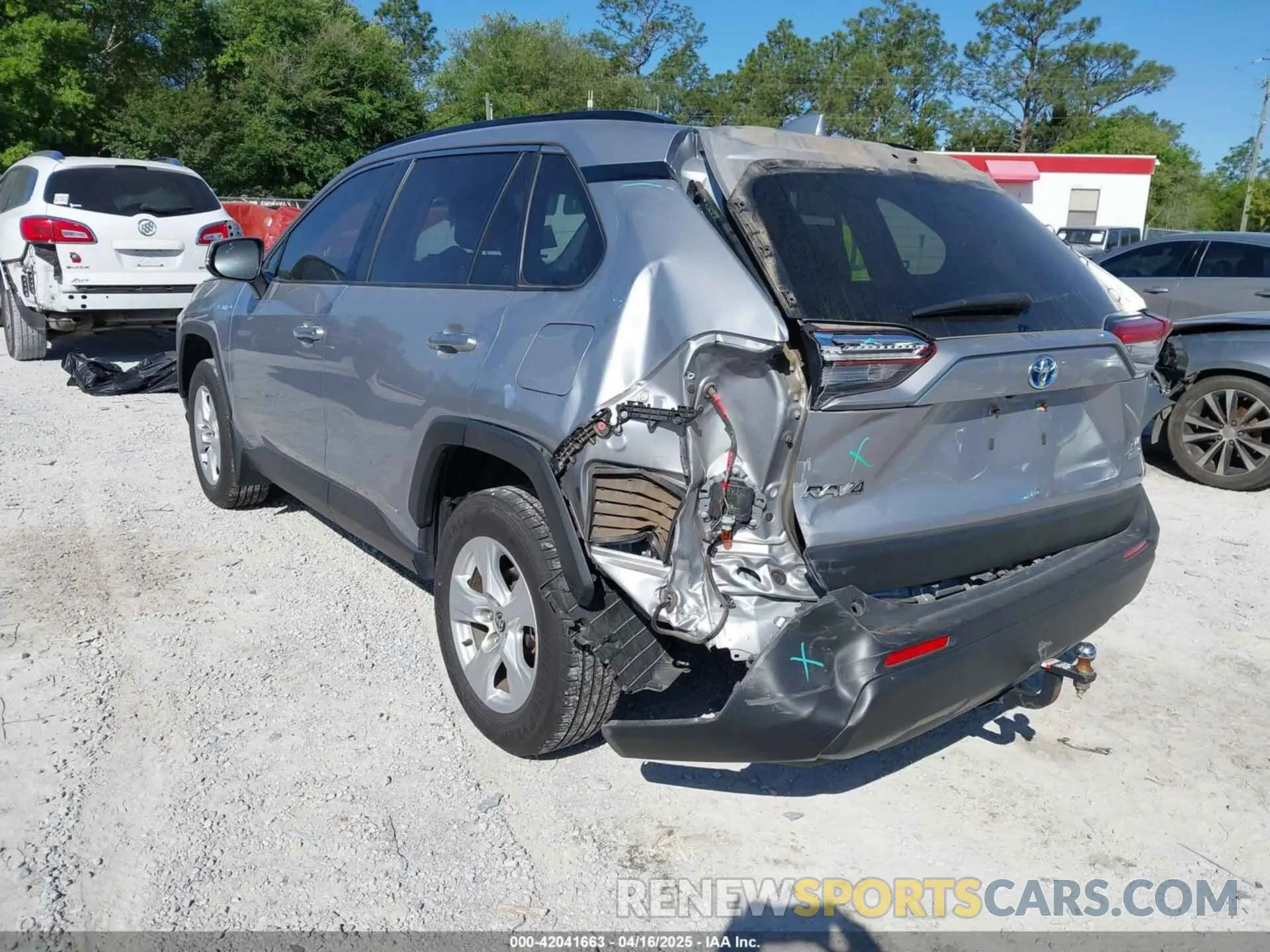 3 fotografías del automóvil dañado JTMRWRFV9LD059221 TOYOTA RAV4 HYBRID 2020