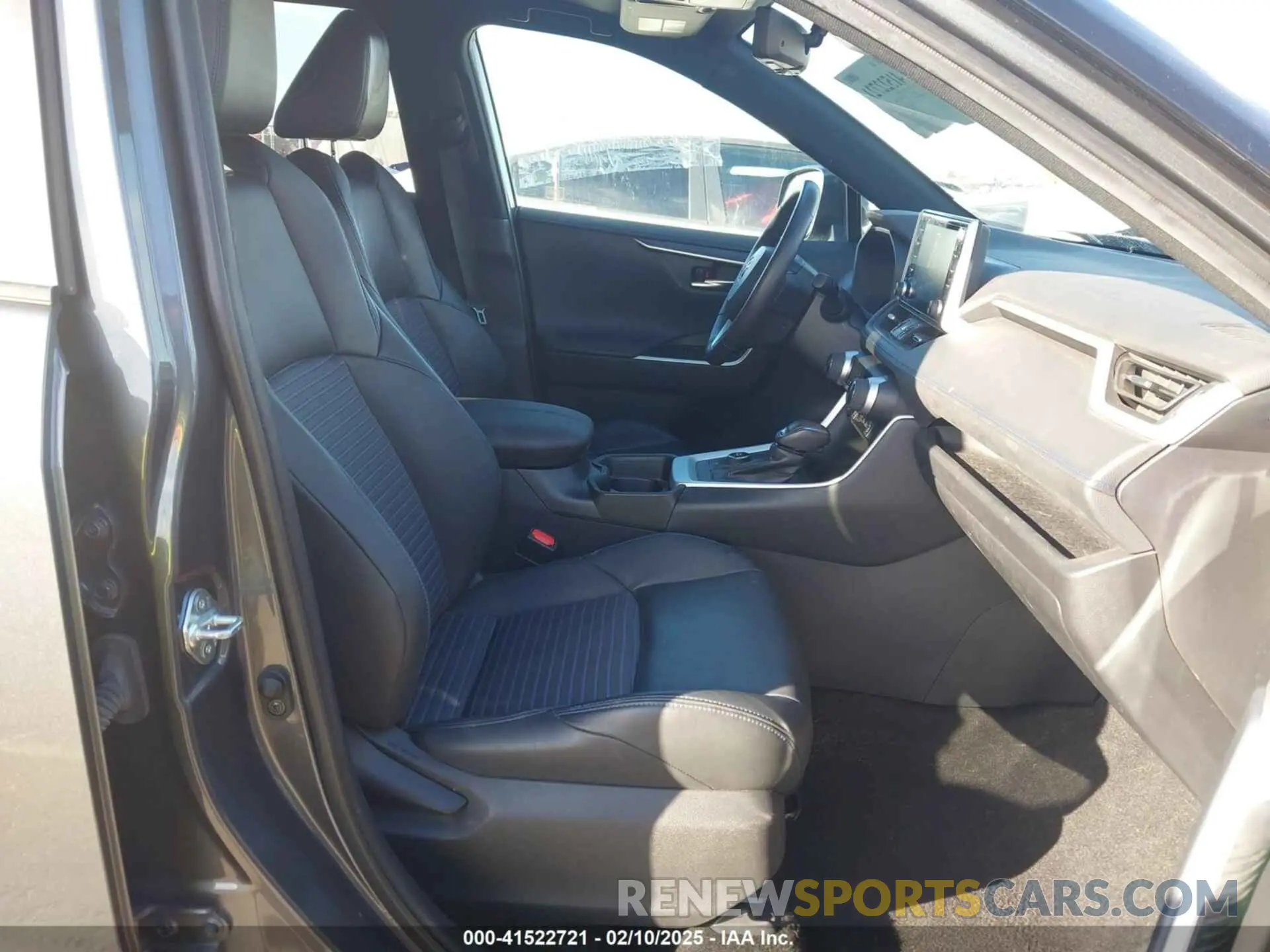 5 fotografías del automóvil dañado 2T3E6RFV0MW003784 TOYOTA RAV4 HYBRID 2021