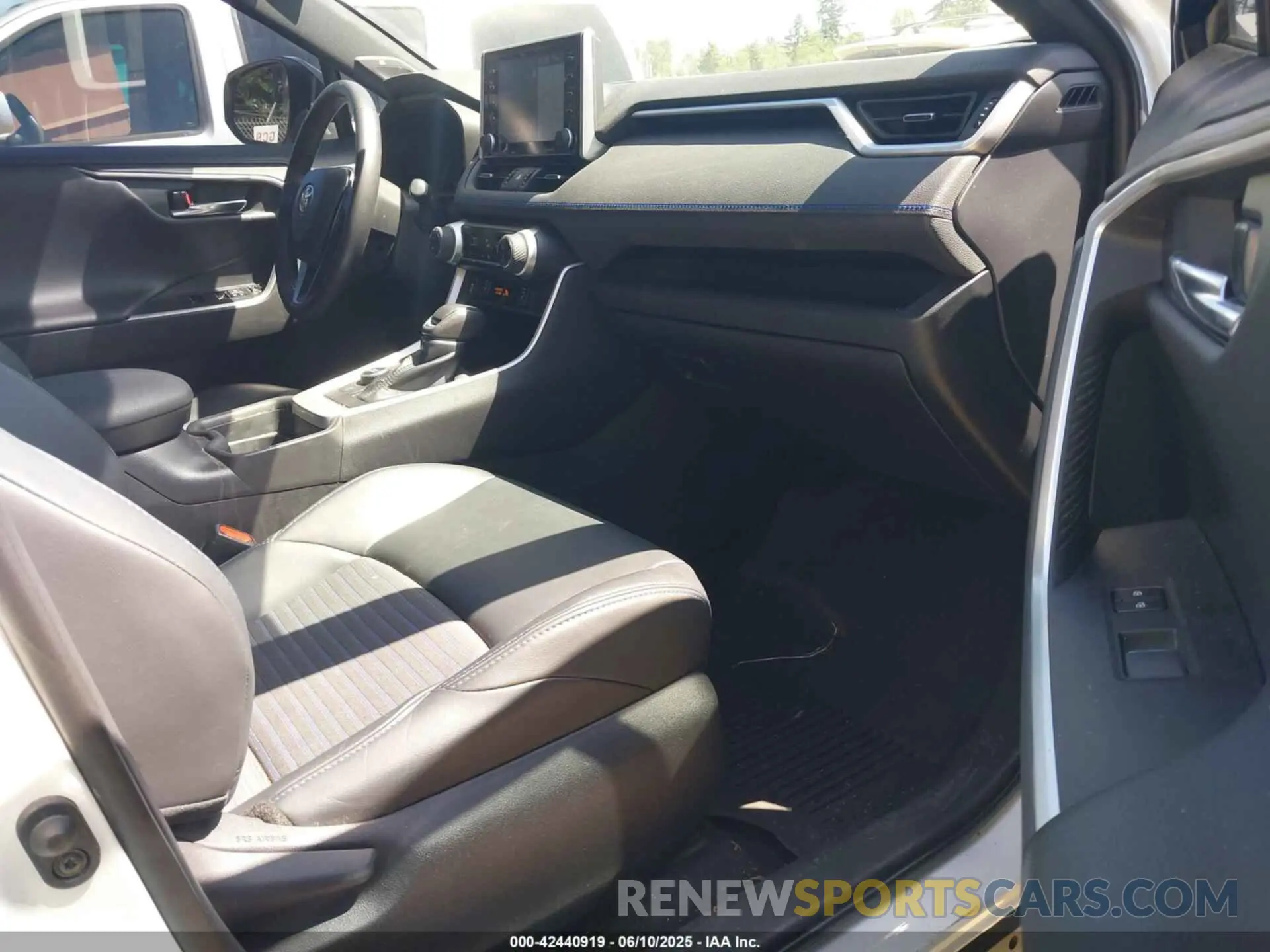 5 fotografías del automóvil dañado 2T3E6RFV1MW010758 TOYOTA RAV4 HYBRID 2021