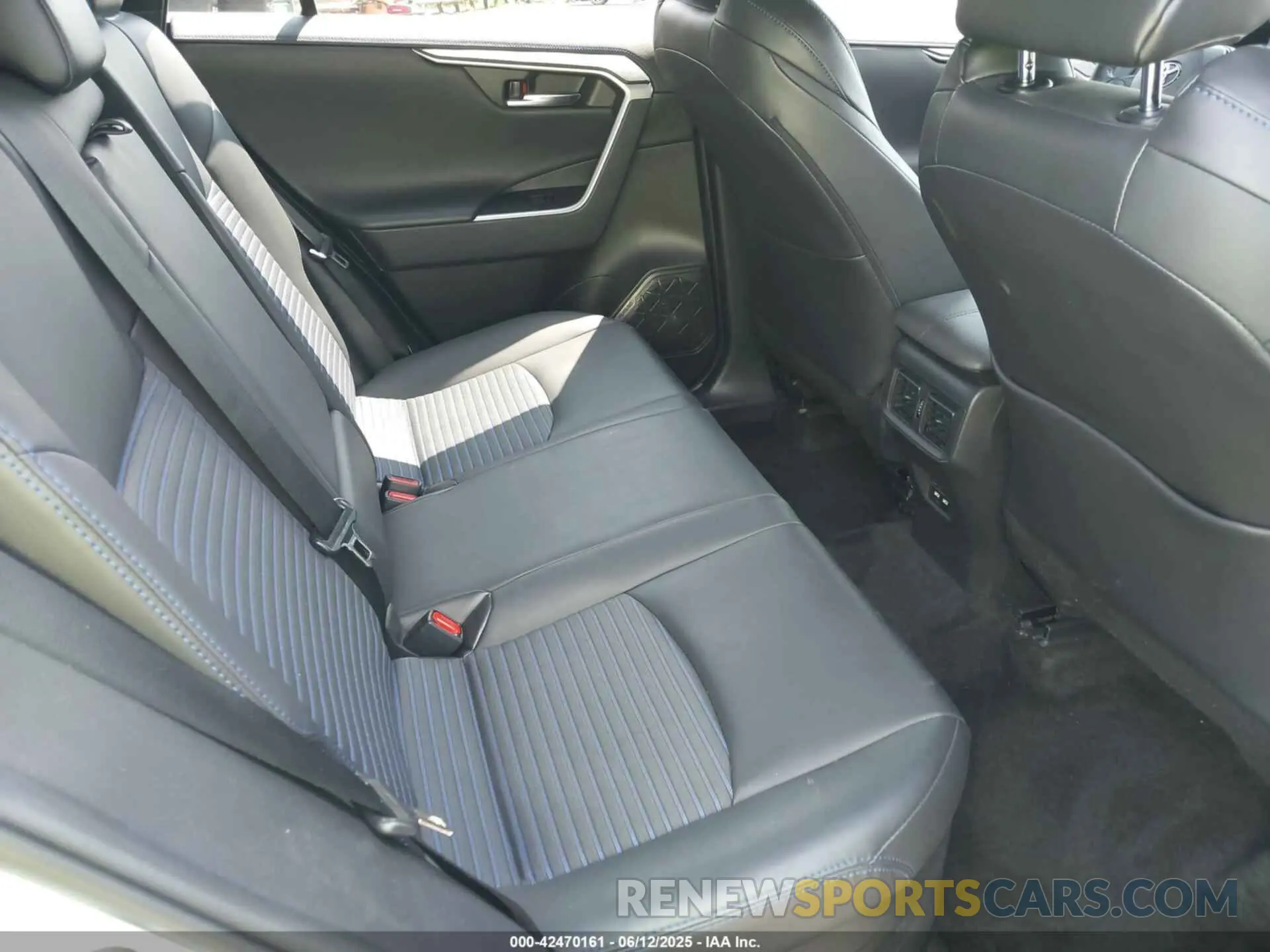 8 fotografías del automóvil dañado 2T3E6RFV1MW027642 TOYOTA RAV4 HYBRID 2021