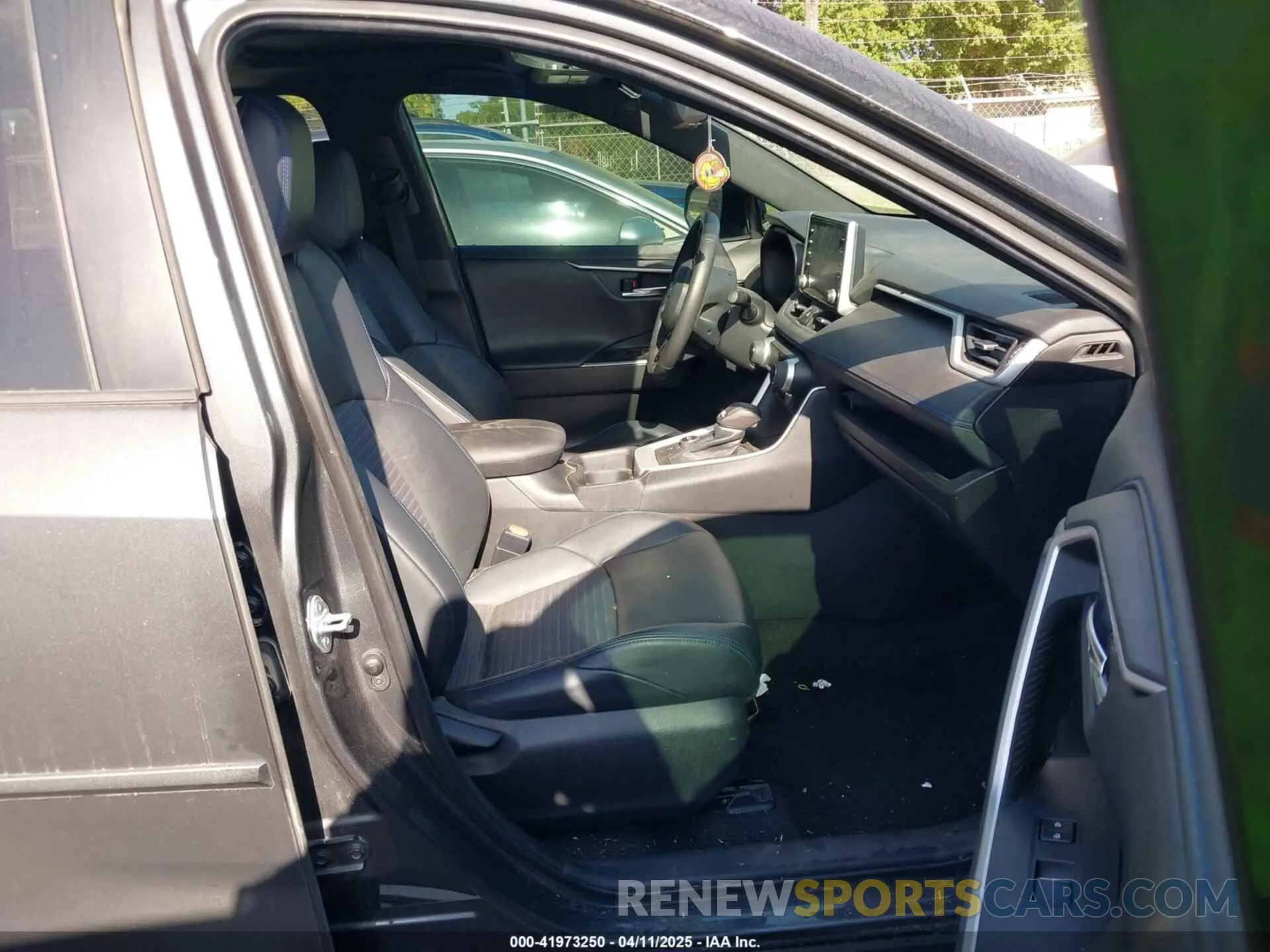 5 fotografías del automóvil dañado 2T3E6RFV8MW006805 TOYOTA RAV4 HYBRID 2021
