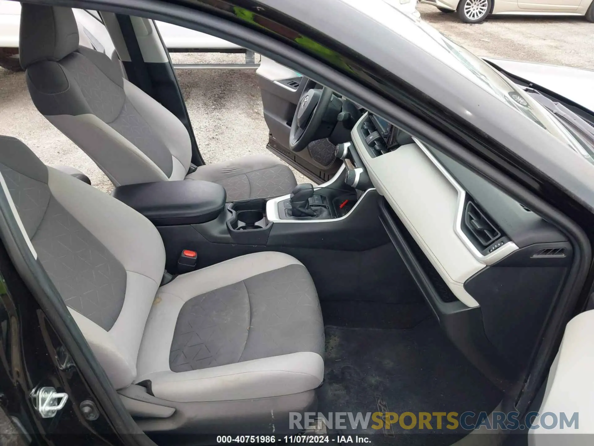5 fotografías del automóvil dañado 2T3R6RFV0MW013569 TOYOTA RAV4 HYBRID 2021