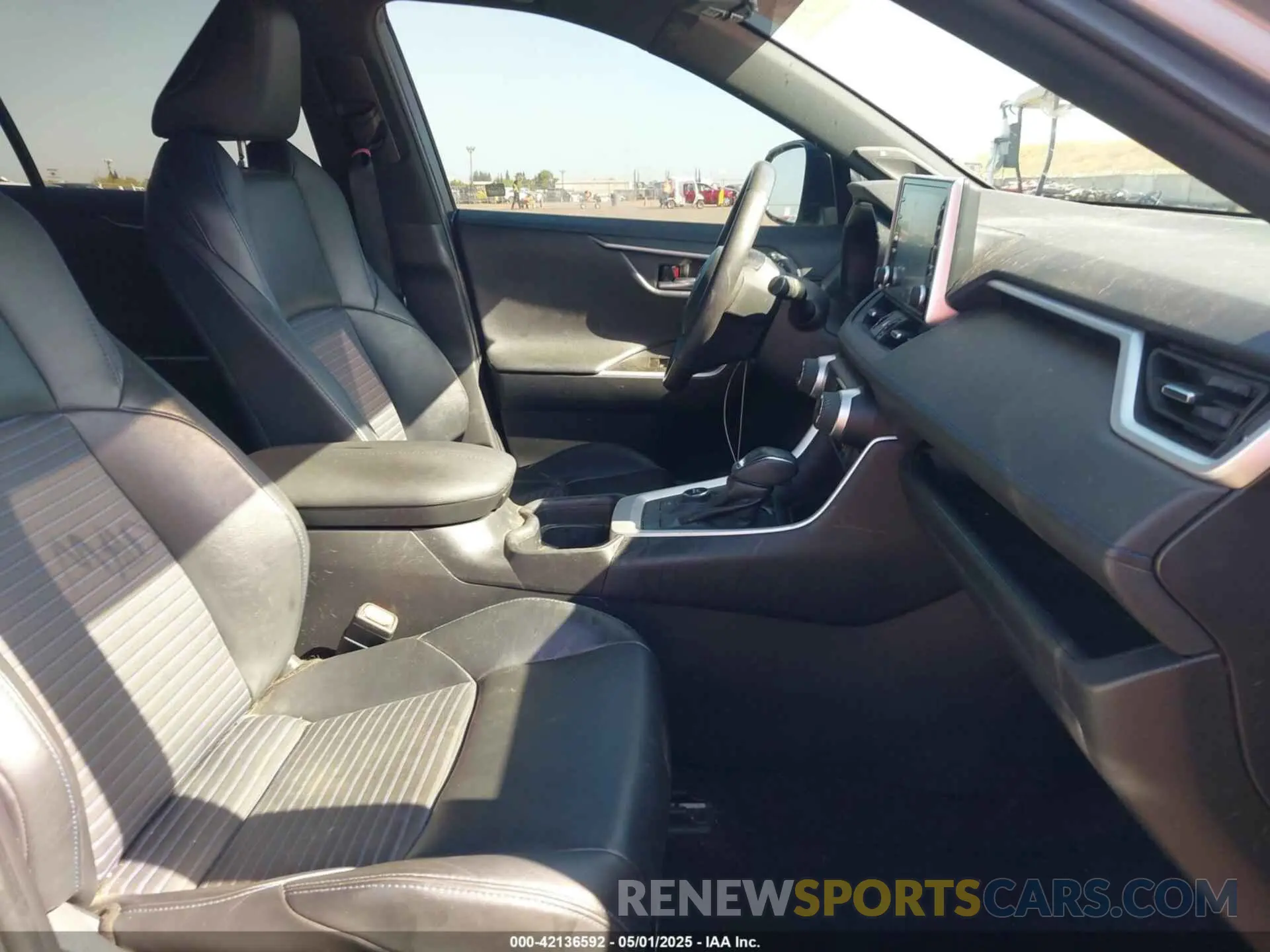 5 fotografías del automóvil dañado 4T3E6RFVXMU016087 TOYOTA RAV4 HYBRID 2021