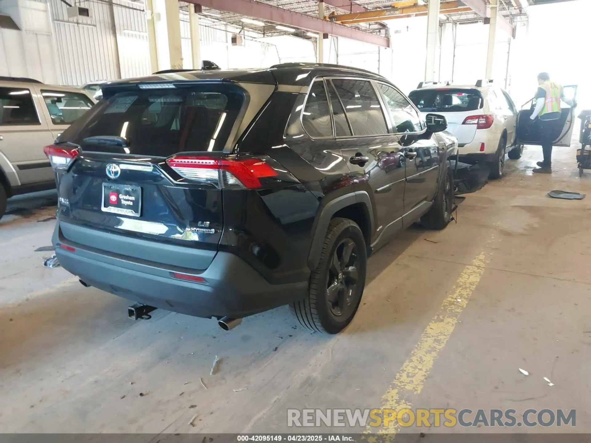 4 fotografías del automóvil dañado 4T3LWRFV7MU021741 TOYOTA RAV4 HYBRID 2021