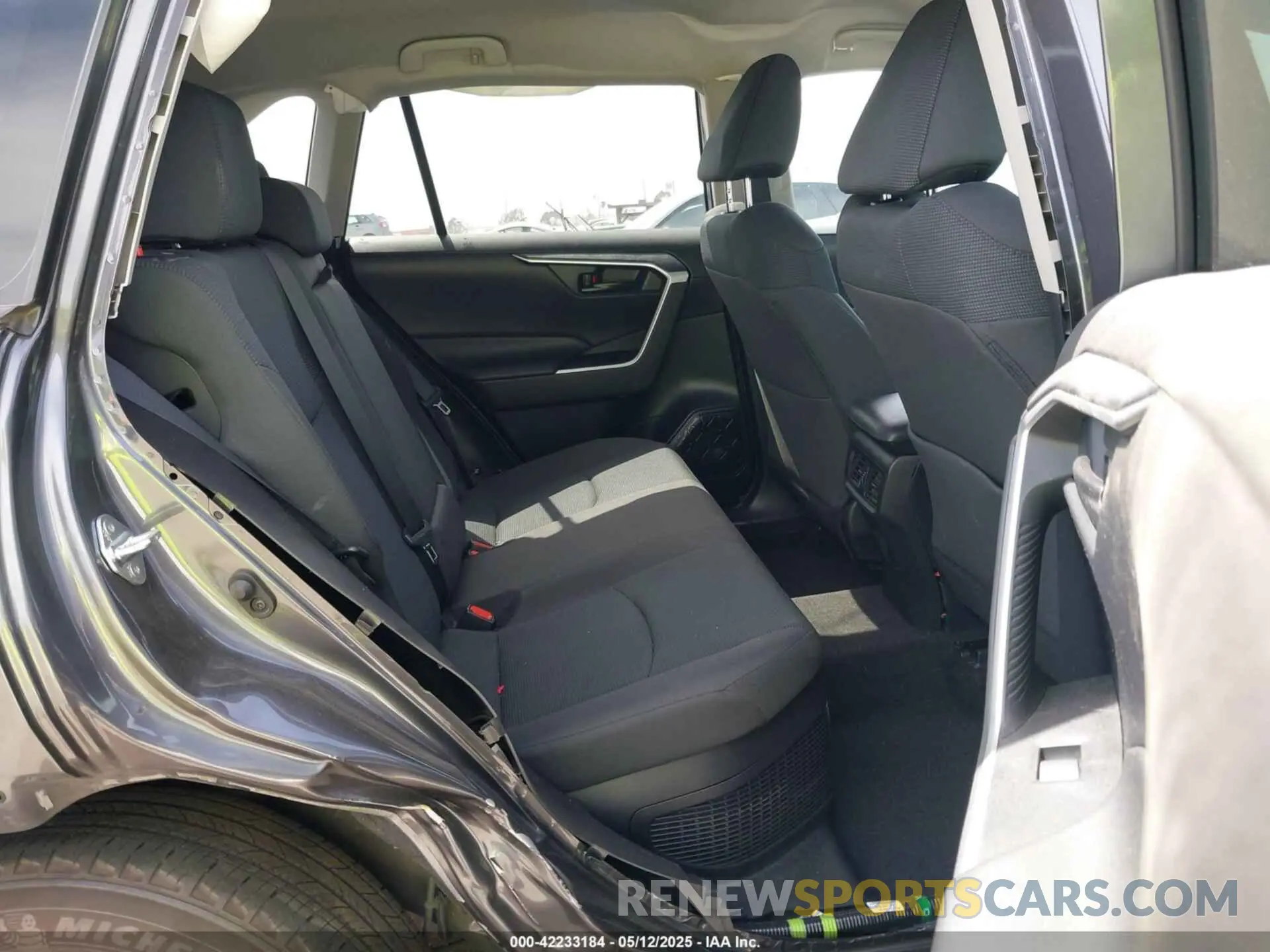 8 fotografías del automóvil dañado 4T3MWRFV3MU048813 TOYOTA RAV4 HYBRID 2021