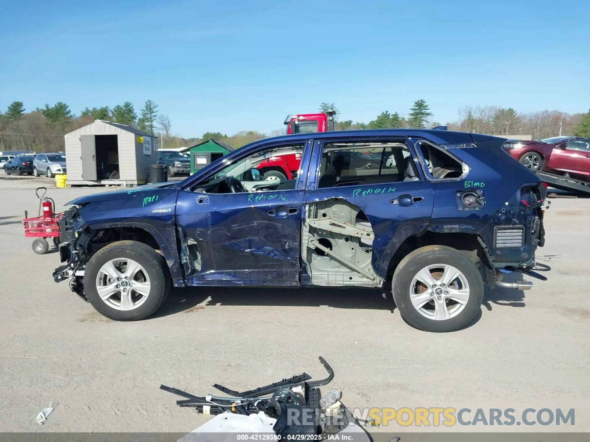 15 fotografías del automóvil dañado 4T3R6RFV2MU018403 TOYOTA RAV4 HYBRID 2021