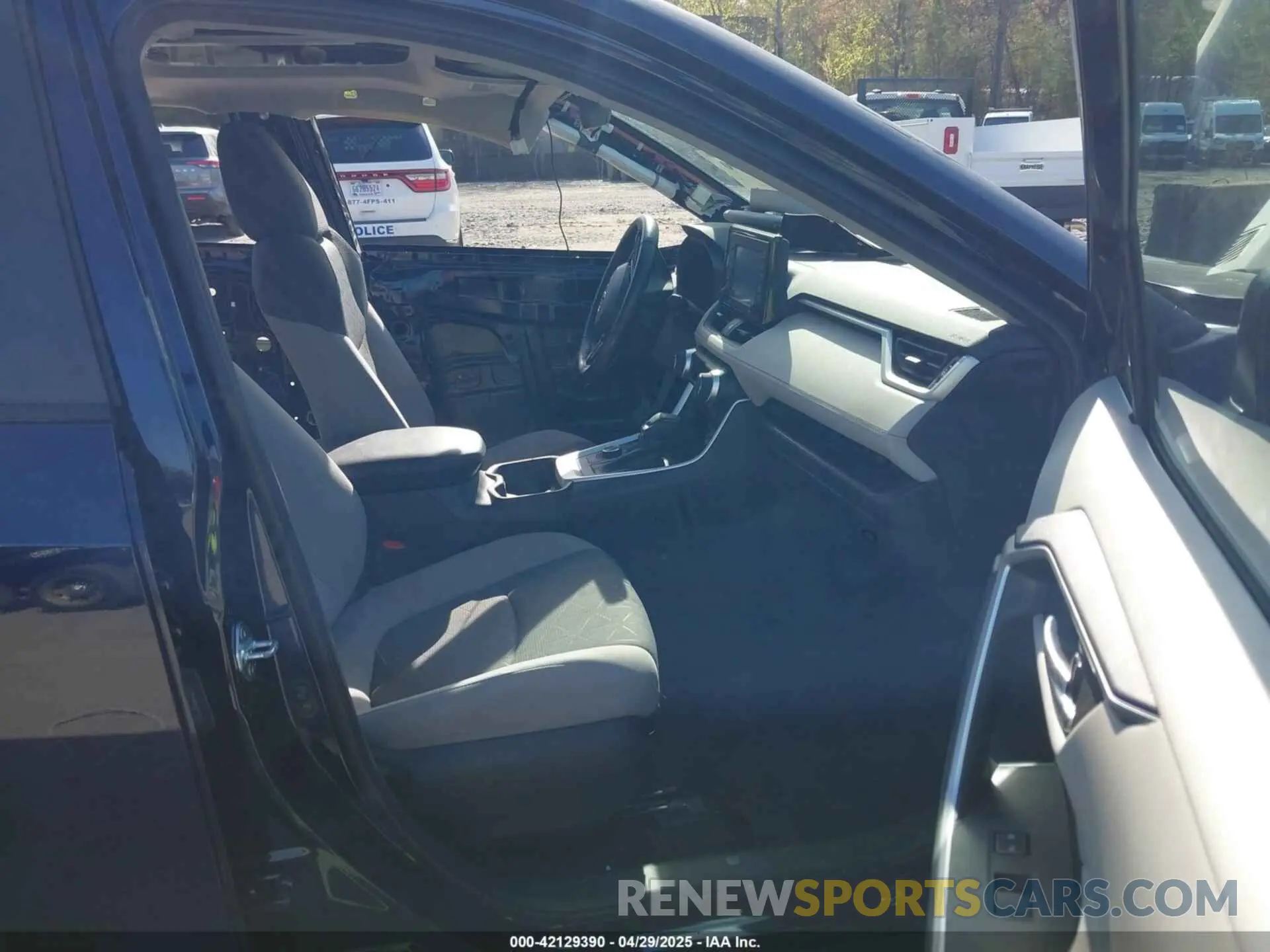 5 fotografías del automóvil dañado 4T3R6RFV2MU018403 TOYOTA RAV4 HYBRID 2021