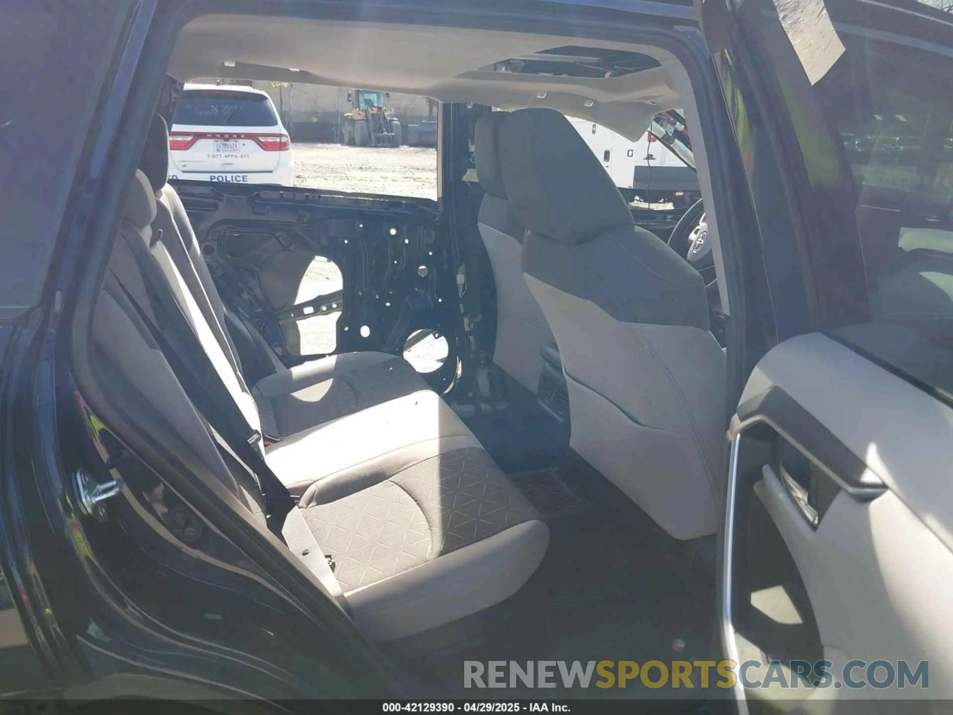 8 fotografías del automóvil dañado 4T3R6RFV2MU018403 TOYOTA RAV4 HYBRID 2021