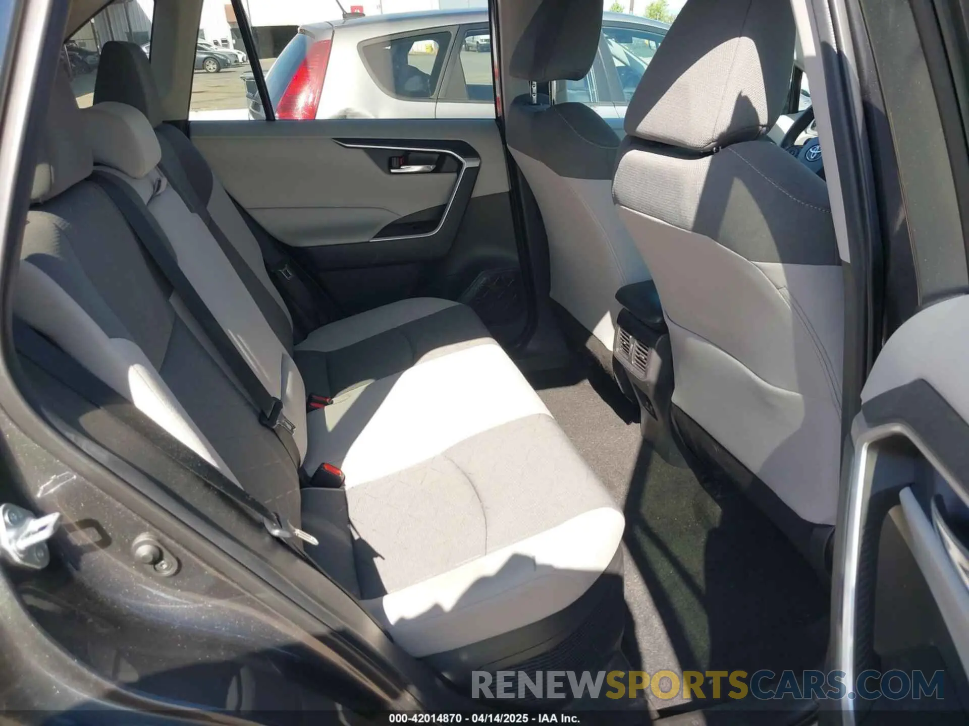 8 fotografías del automóvil dañado 4T3R6RFV3MU018796 TOYOTA RAV4 HYBRID 2021