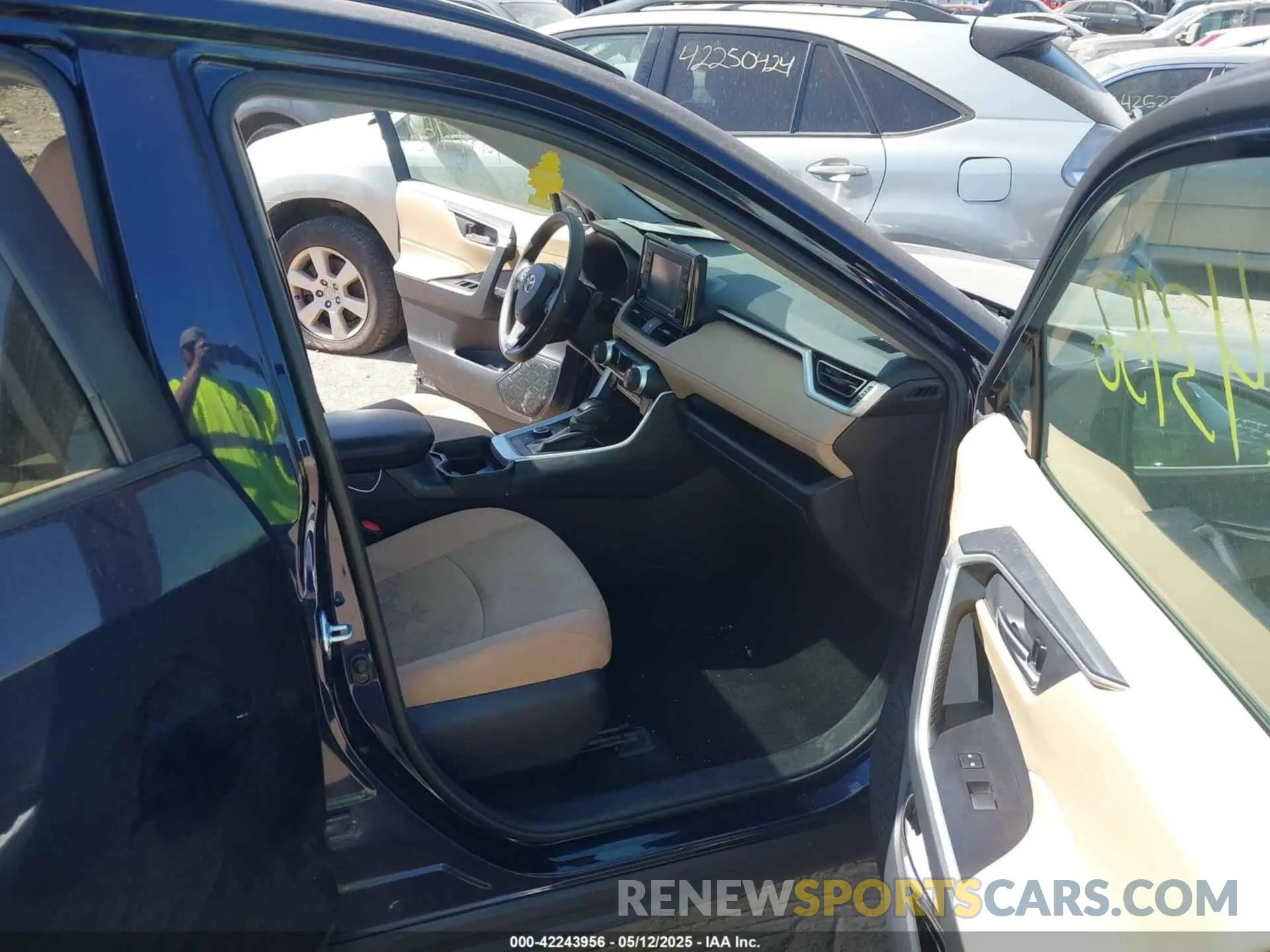 5 fotografías del automóvil dañado 4T3R6RFV4MU029452 TOYOTA RAV4 HYBRID 2021