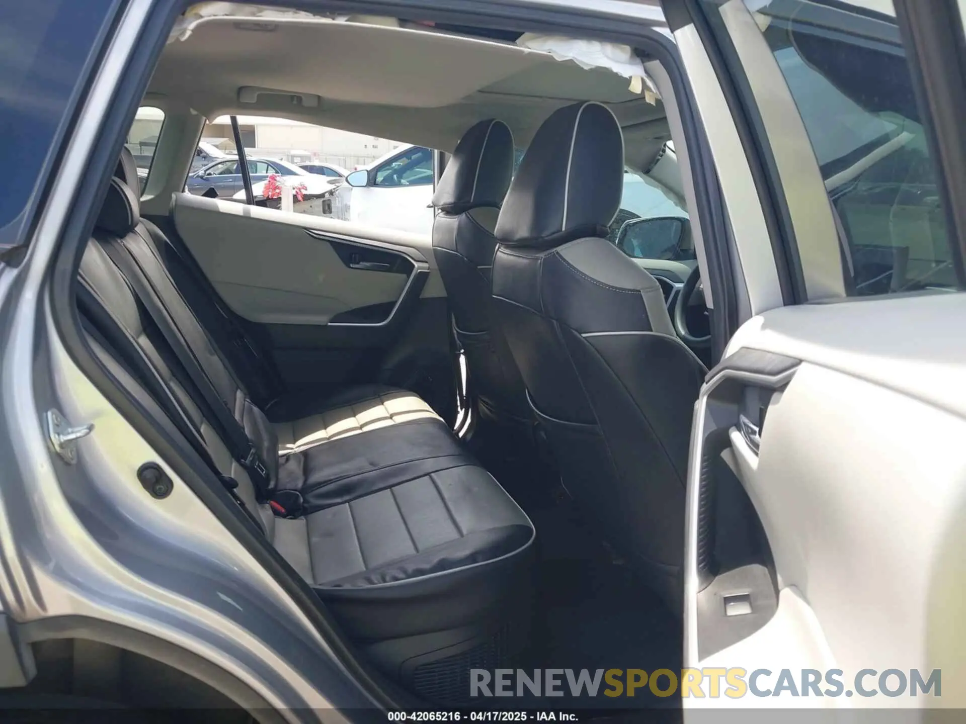 8 fotografías del automóvil dañado 4T3RWRFV1MU040120 TOYOTA RAV4 HYBRID 2021