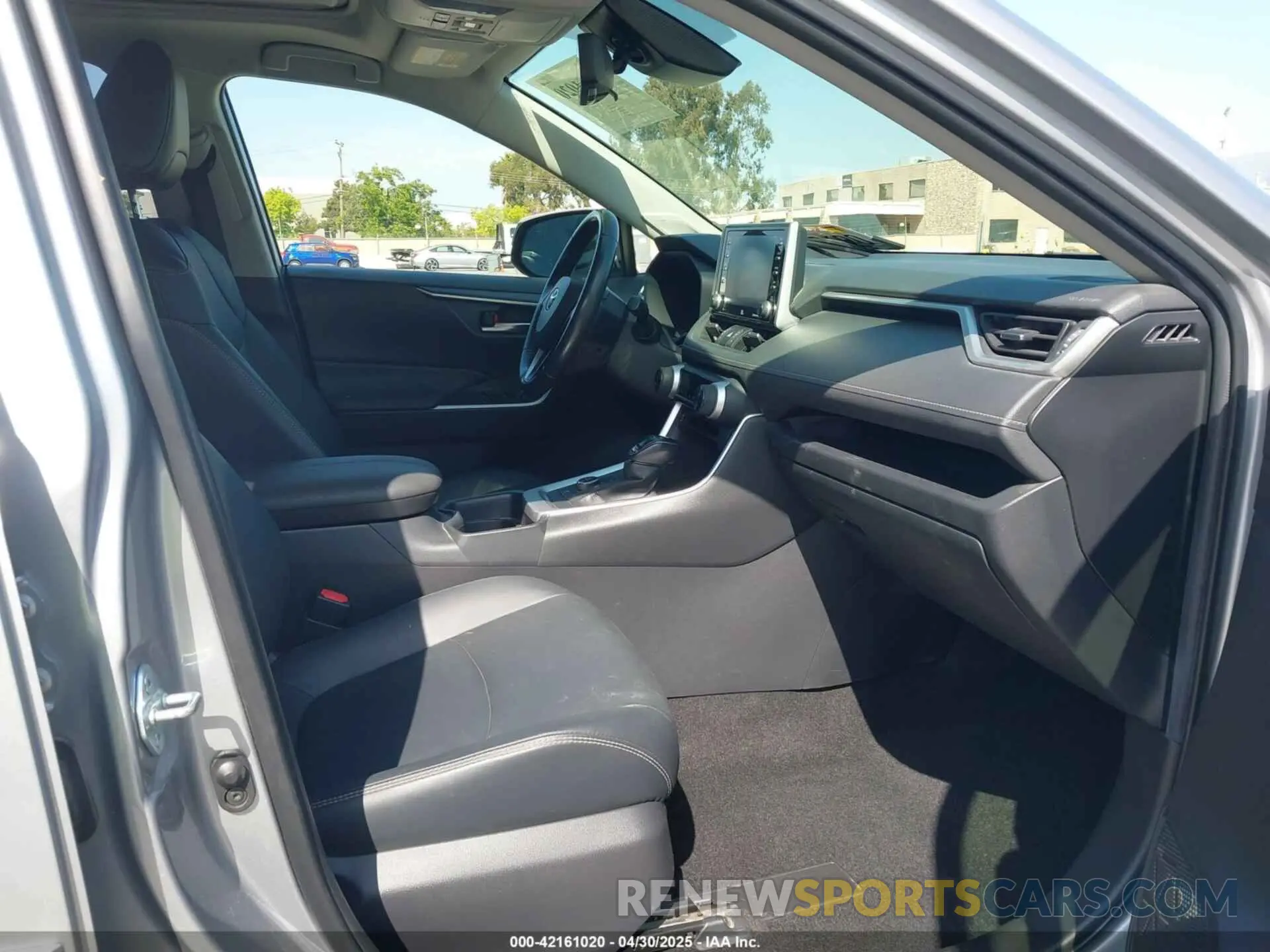 5 fotografías del automóvil dañado JTMB6RFV5MD015347 TOYOTA RAV4 HYBRID 2021