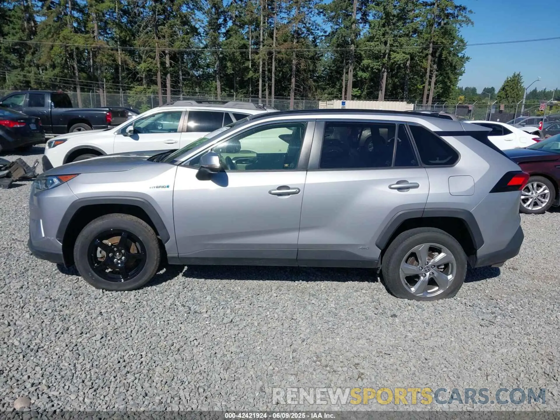 13 fotografías del automóvil dañado JTMB6RFV9MD020437 TOYOTA RAV4 HYBRID 2021