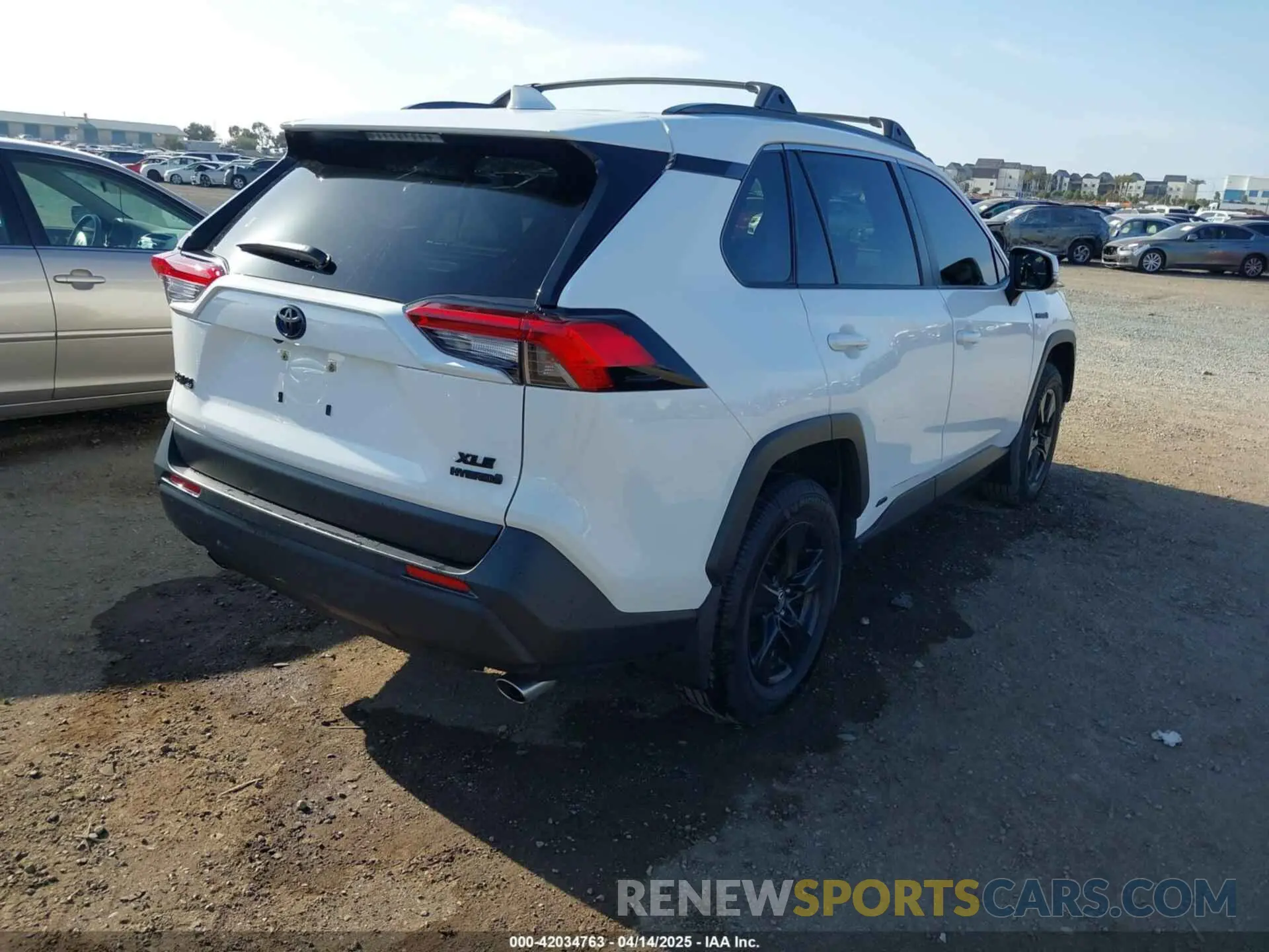 4 fotografías del automóvil dañado JTMRWRFV1MD107344 TOYOTA RAV4 HYBRID 2021