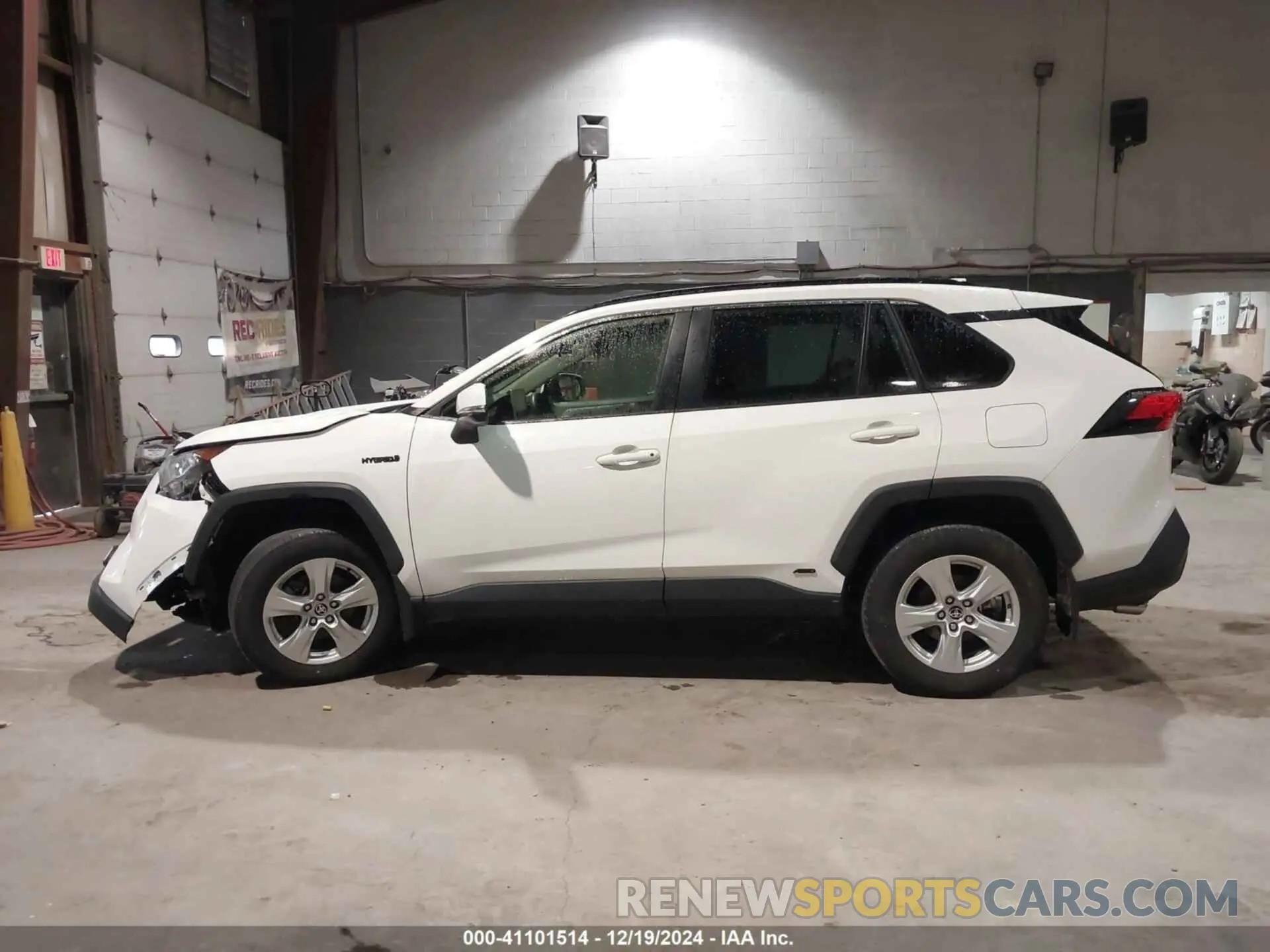 14 fotografías del automóvil dañado JTMRWRFV1MD127447 TOYOTA RAV4 HYBRID 2021