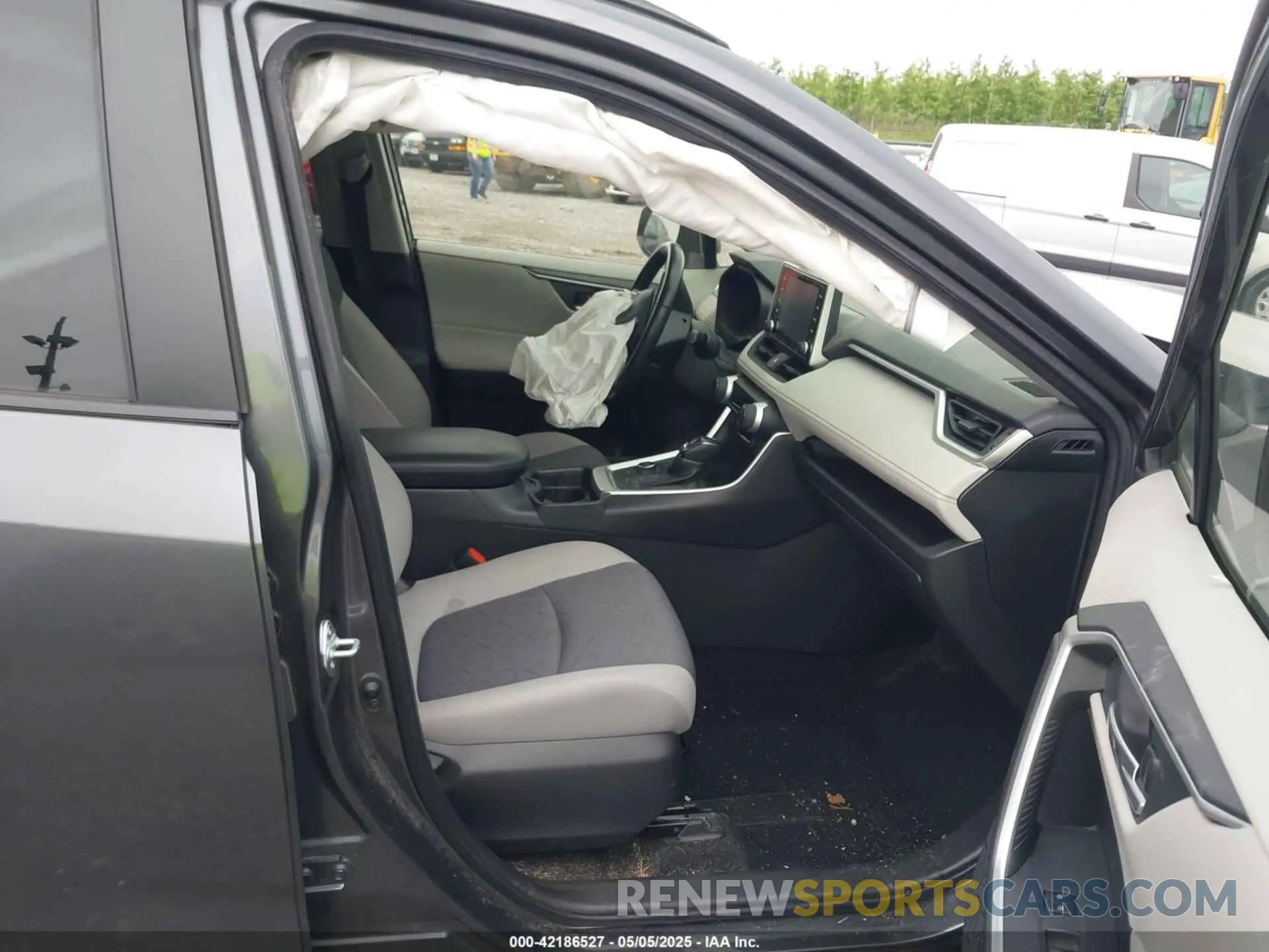 5 fotografías del automóvil dañado JTMRWRFV6MD127279 TOYOTA RAV4 HYBRID 2021