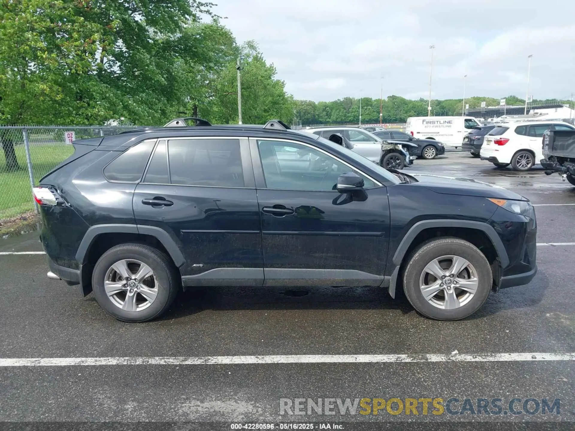 13 fotografías del automóvil dañado 2T3MWRFV3NW130185 TOYOTA RAV4 HYBRID 2022
