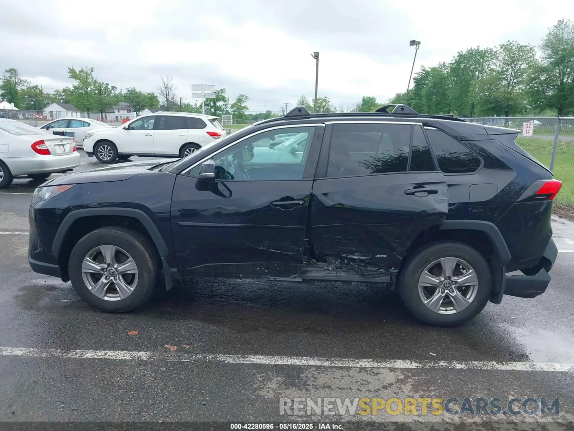14 fotografías del automóvil dañado 2T3MWRFV3NW130185 TOYOTA RAV4 HYBRID 2022