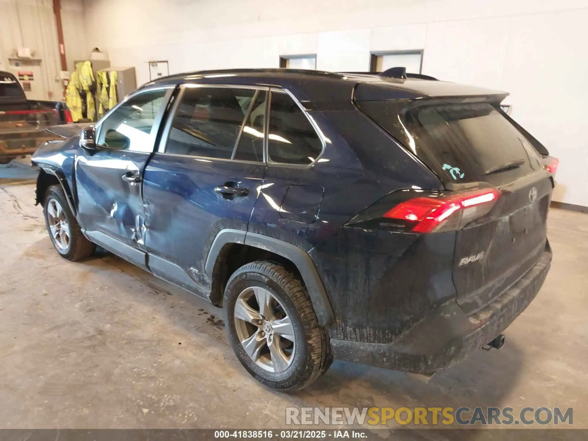 3 fotografías del automóvil dañado 2T3RWRFV8NW129832 TOYOTA RAV4 HYBRID 2022