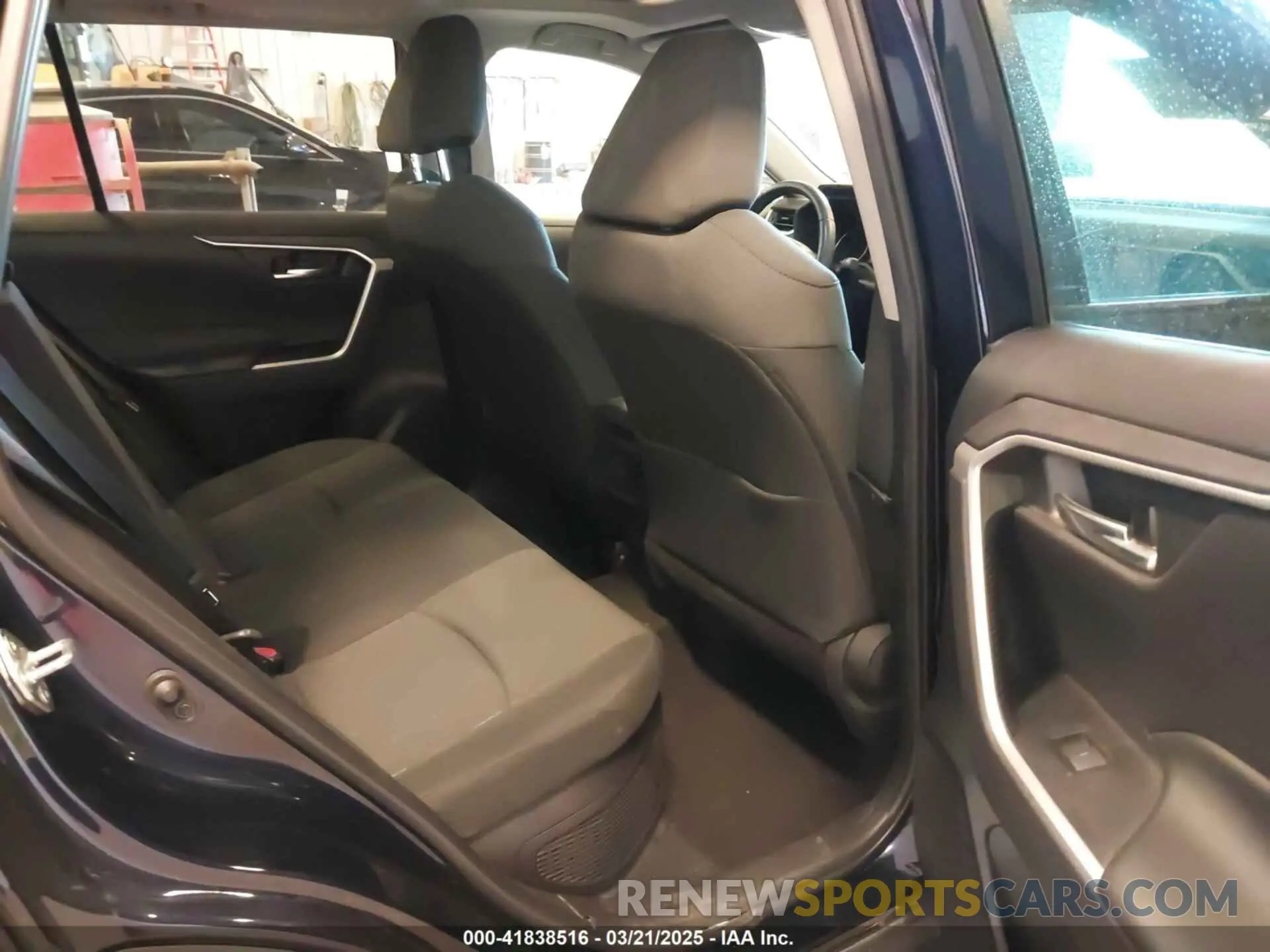 8 fotografías del automóvil dañado 2T3RWRFV8NW129832 TOYOTA RAV4 HYBRID 2022