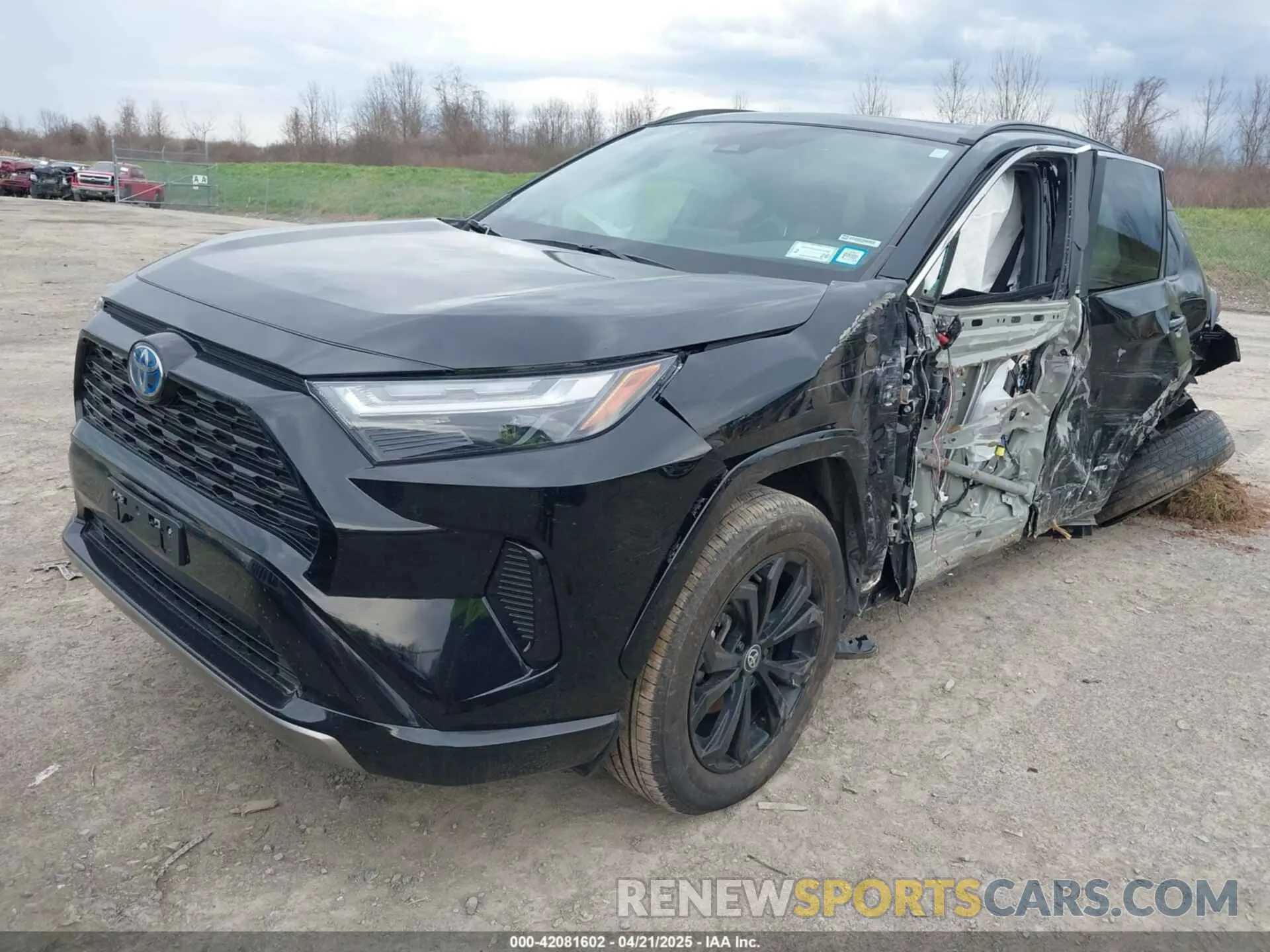 2 fotografías del automóvil dañado 2T3T6RFV2NW031305 TOYOTA RAV4 HYBRID 2022