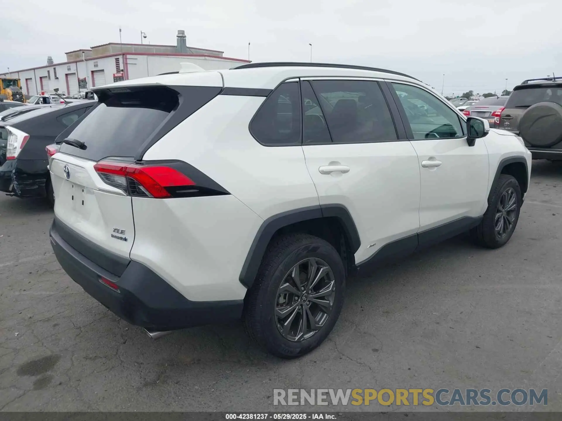 4 fotografías del automóvil dañado 4T3B6RFV0NU103453 TOYOTA RAV4 HYBRID 2022