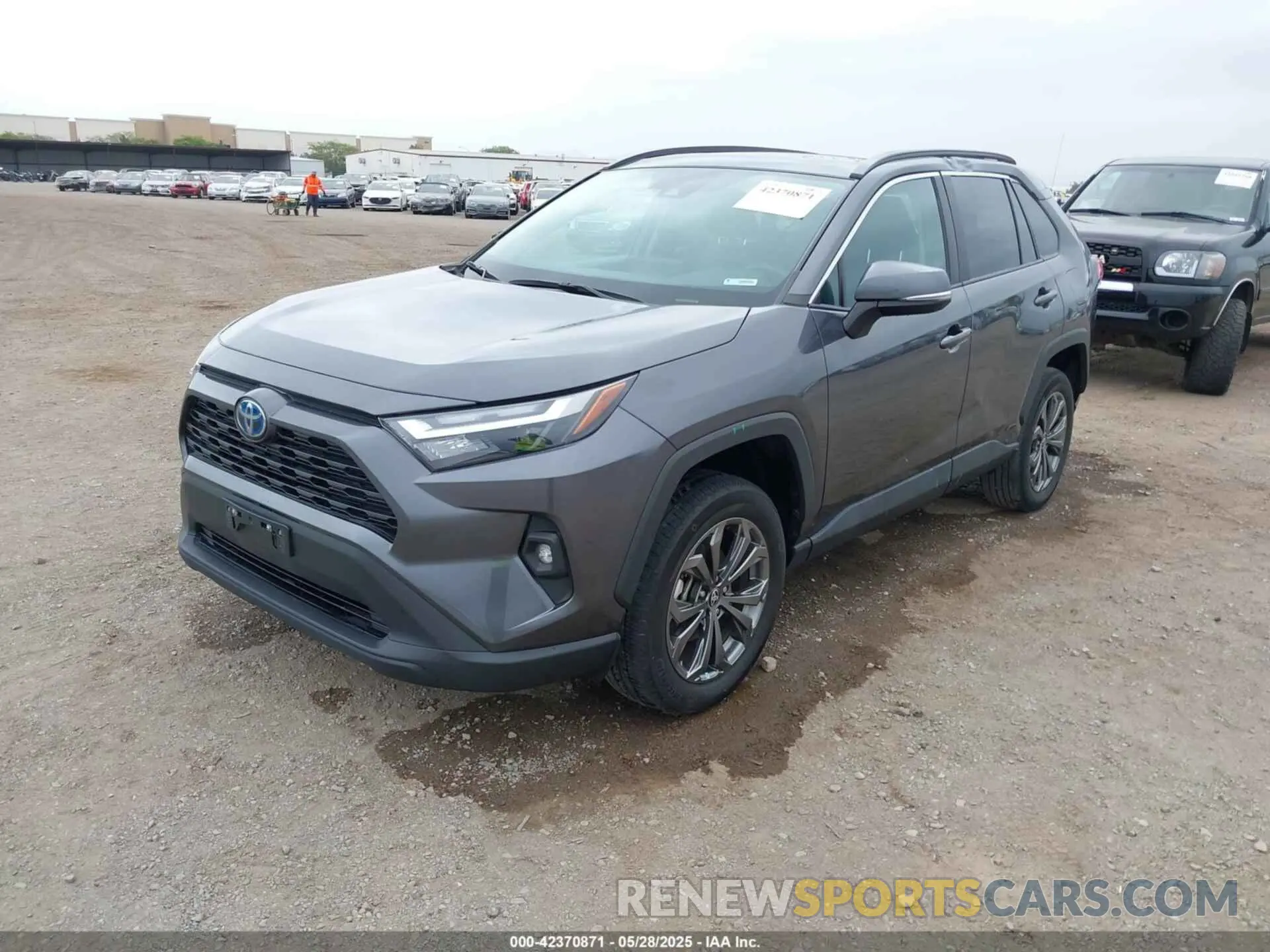 2 fotografías del automóvil dañado 4T3B6RFV8NU081069 TOYOTA RAV4 HYBRID 2022
