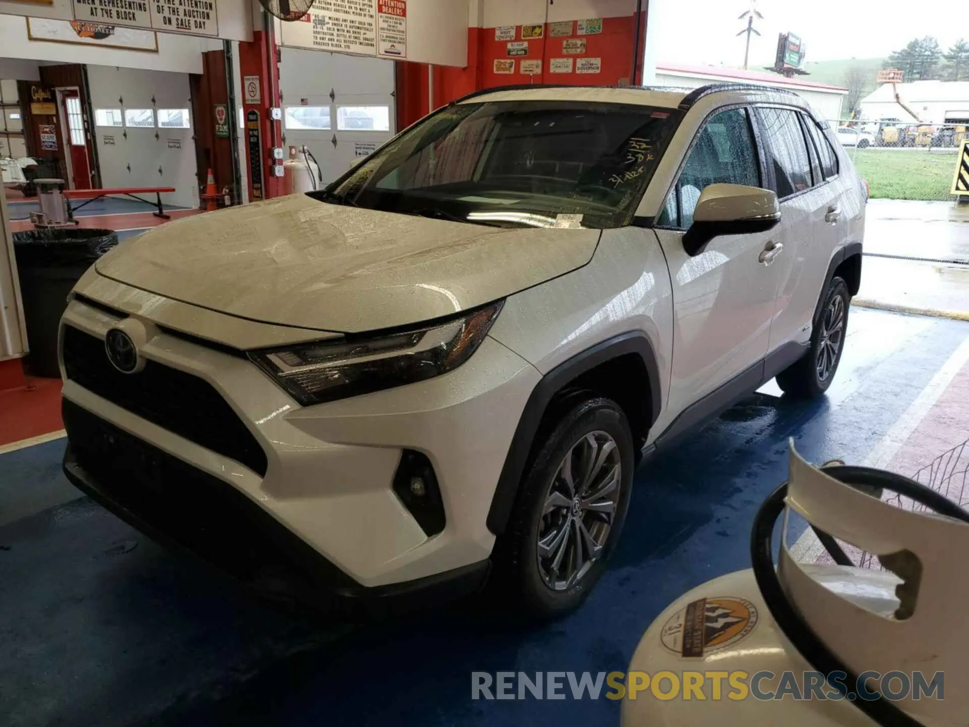 13 fotografías del automóvil dañado 4T3B6RFV9NU066841 TOYOTA RAV4 HYBRID 2022