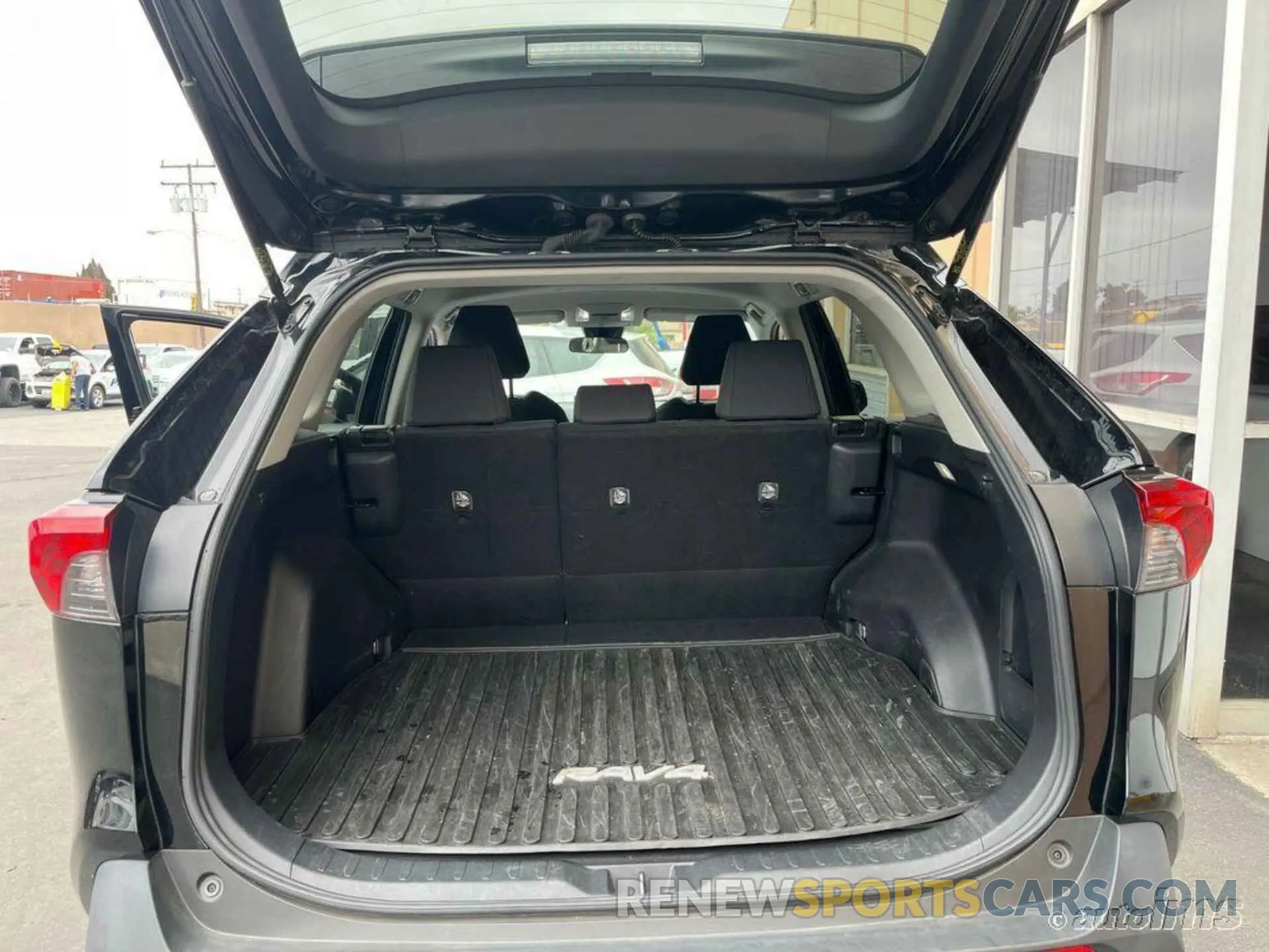 10 fotografías del automóvil dañado 4T3LWRFV7NU059763 TOYOTA RAV4 HYBRID 2022