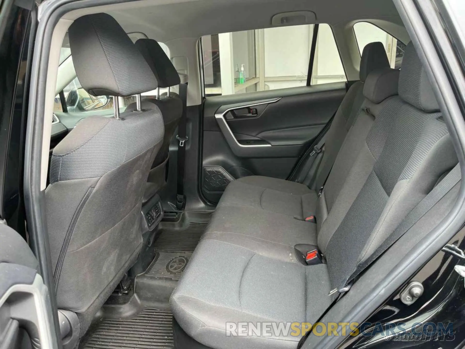 2 fotografías del automóvil dañado 4T3LWRFV7NU059763 TOYOTA RAV4 HYBRID 2022