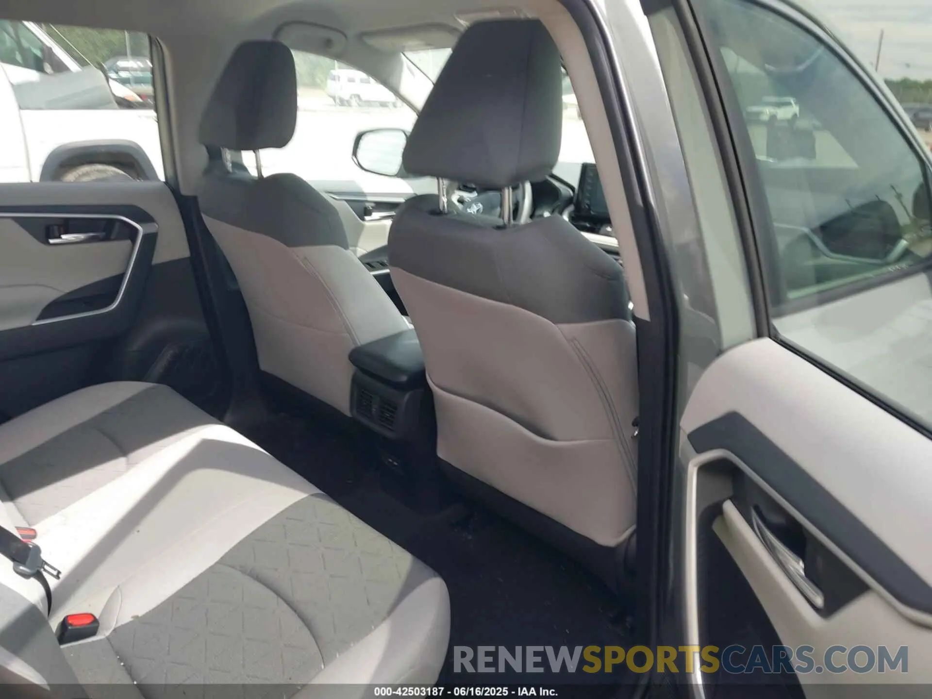 8 fotografías del automóvil dañado 4T3RWRFV5NU051932 TOYOTA RAV4 HYBRID 2022
