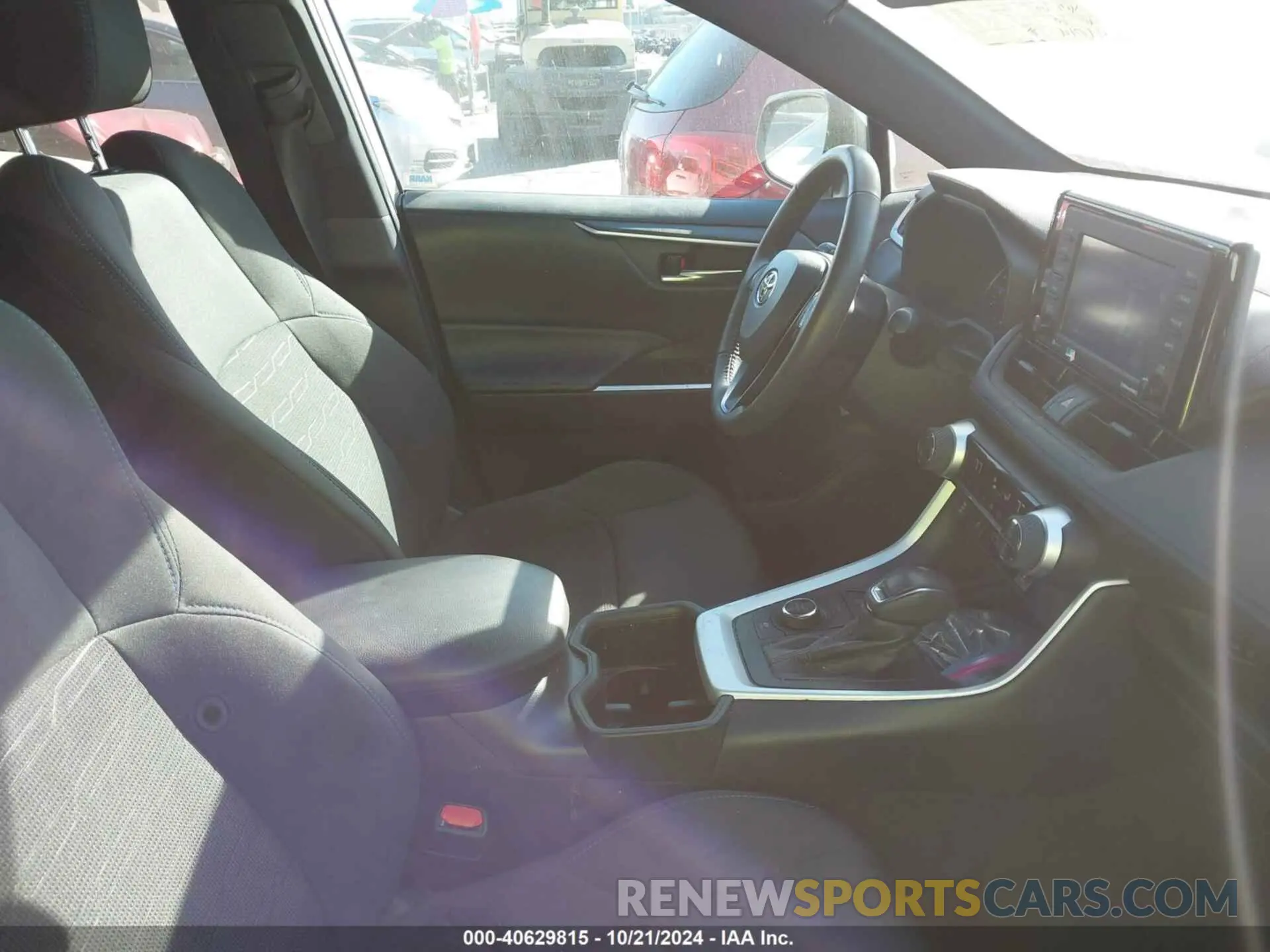 5 fotografías del automóvil dañado 4T3T6RFV2NU064837 TOYOTA RAV4 HYBRID 2022