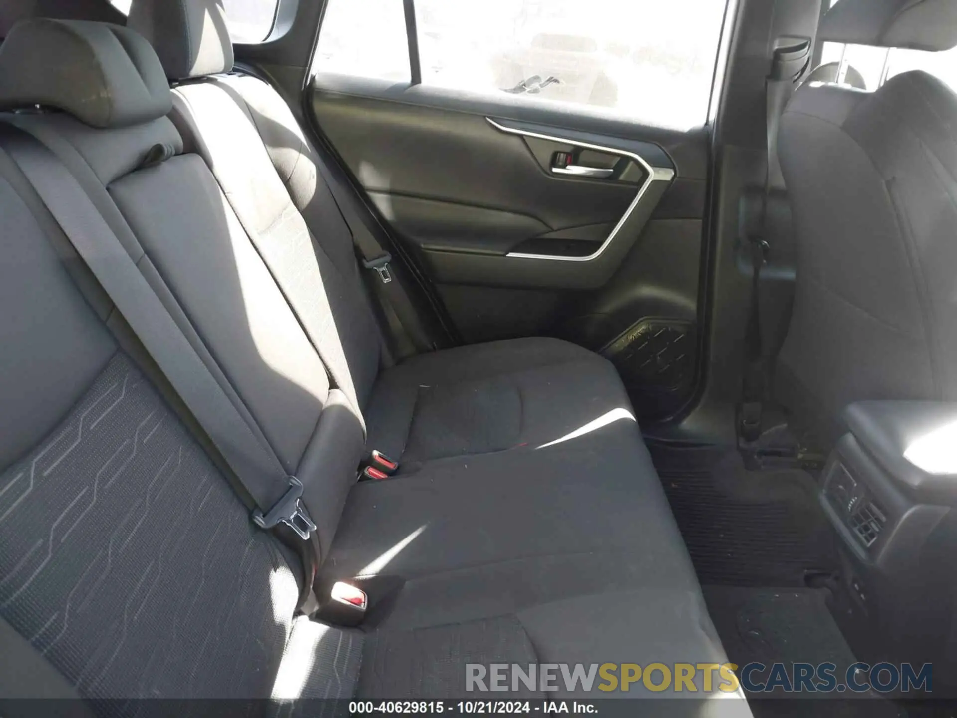 8 fotografías del automóvil dañado 4T3T6RFV2NU064837 TOYOTA RAV4 HYBRID 2022