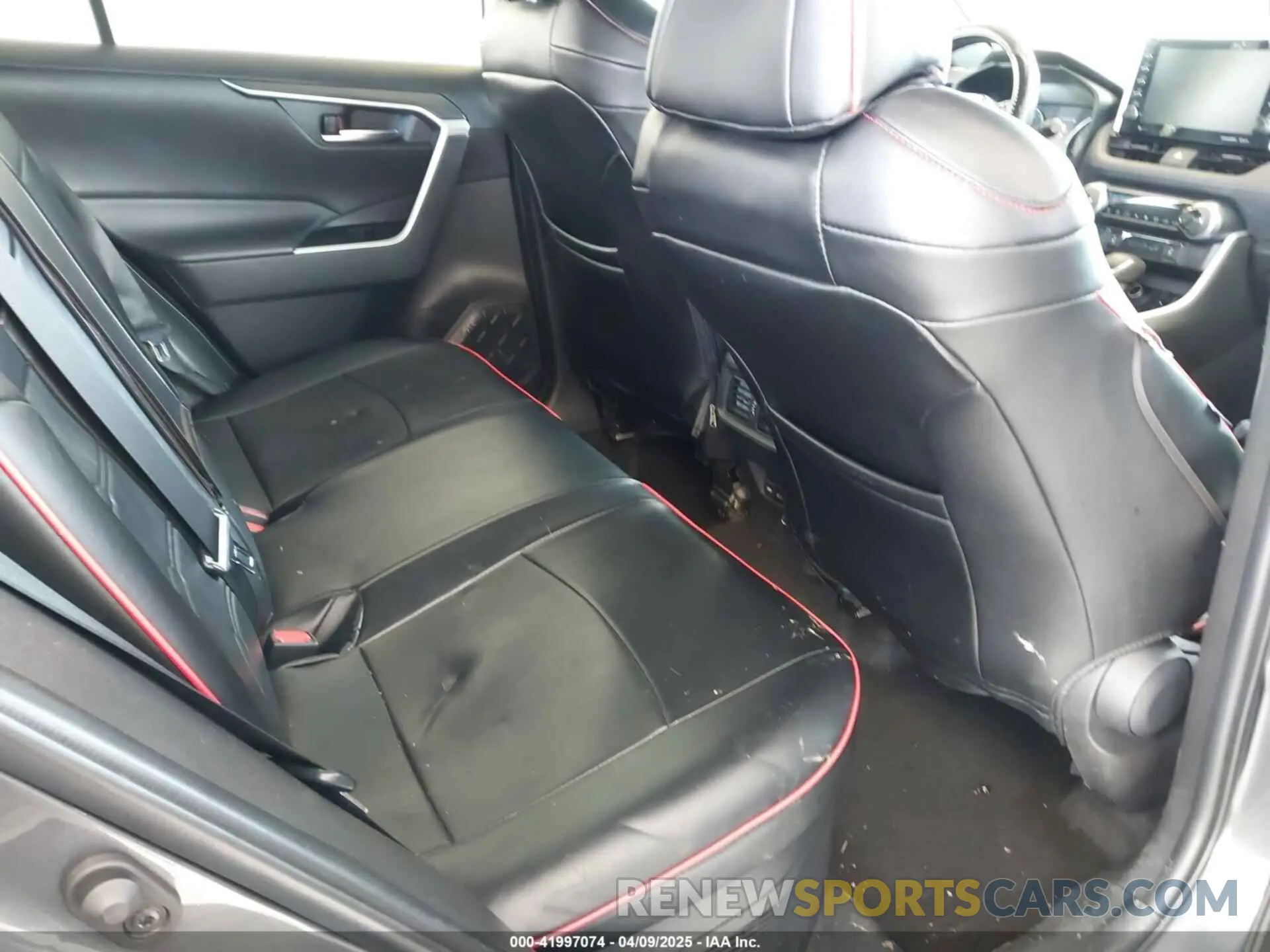 8 fotografías del automóvil dañado 4T3T6RFV8NU101888 TOYOTA RAV4 HYBRID 2022