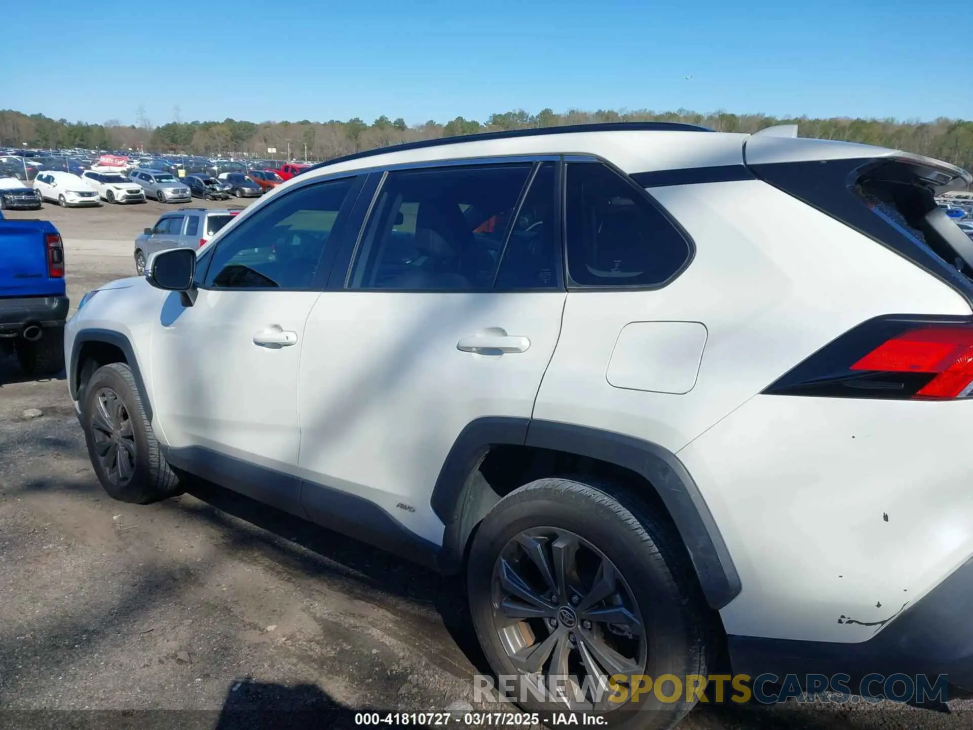 14 fotografías del automóvil dañado JTMB6RFV0ND077627 TOYOTA RAV4 HYBRID 2022