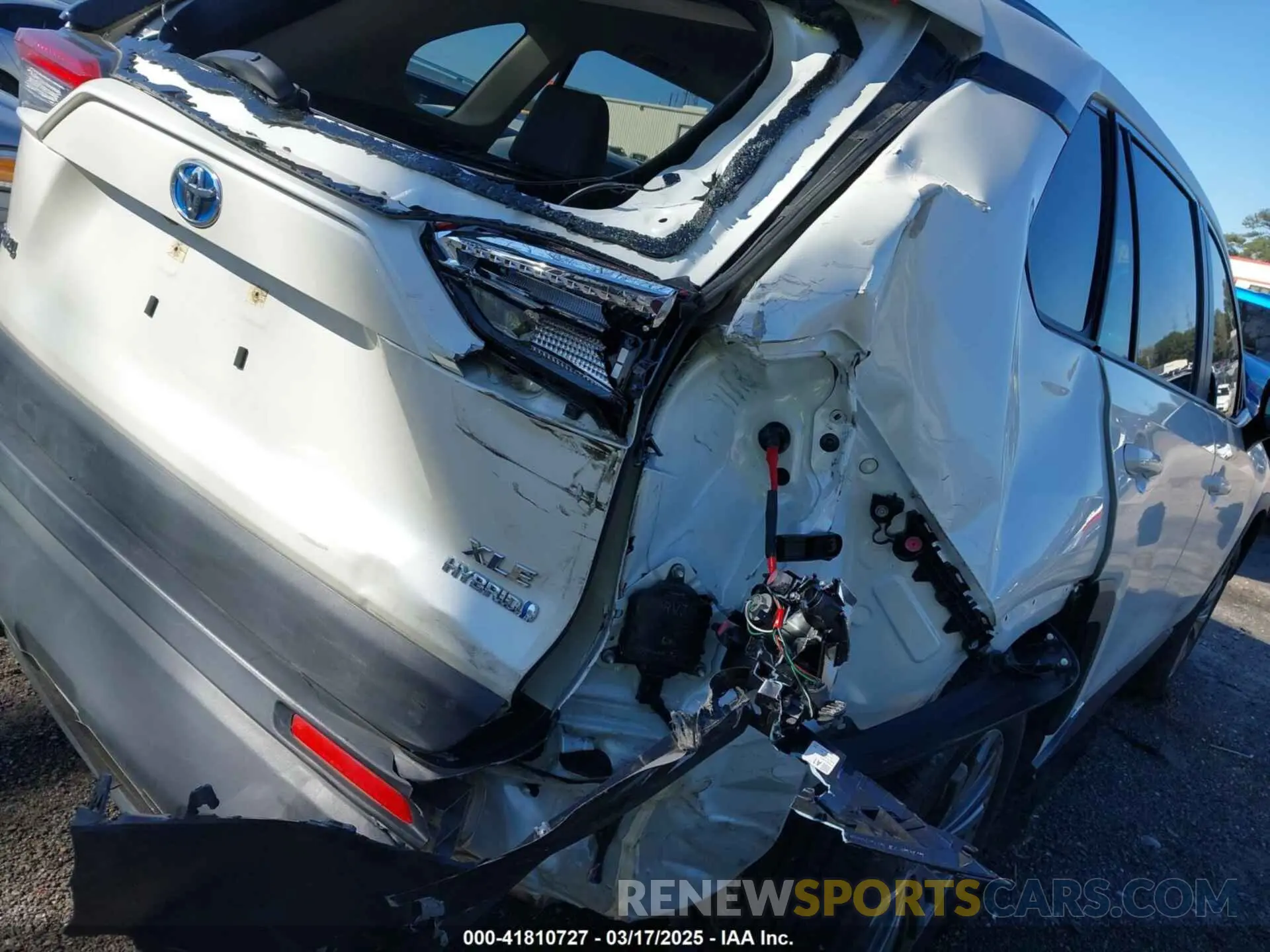 17 fotografías del automóvil dañado JTMB6RFV0ND077627 TOYOTA RAV4 HYBRID 2022