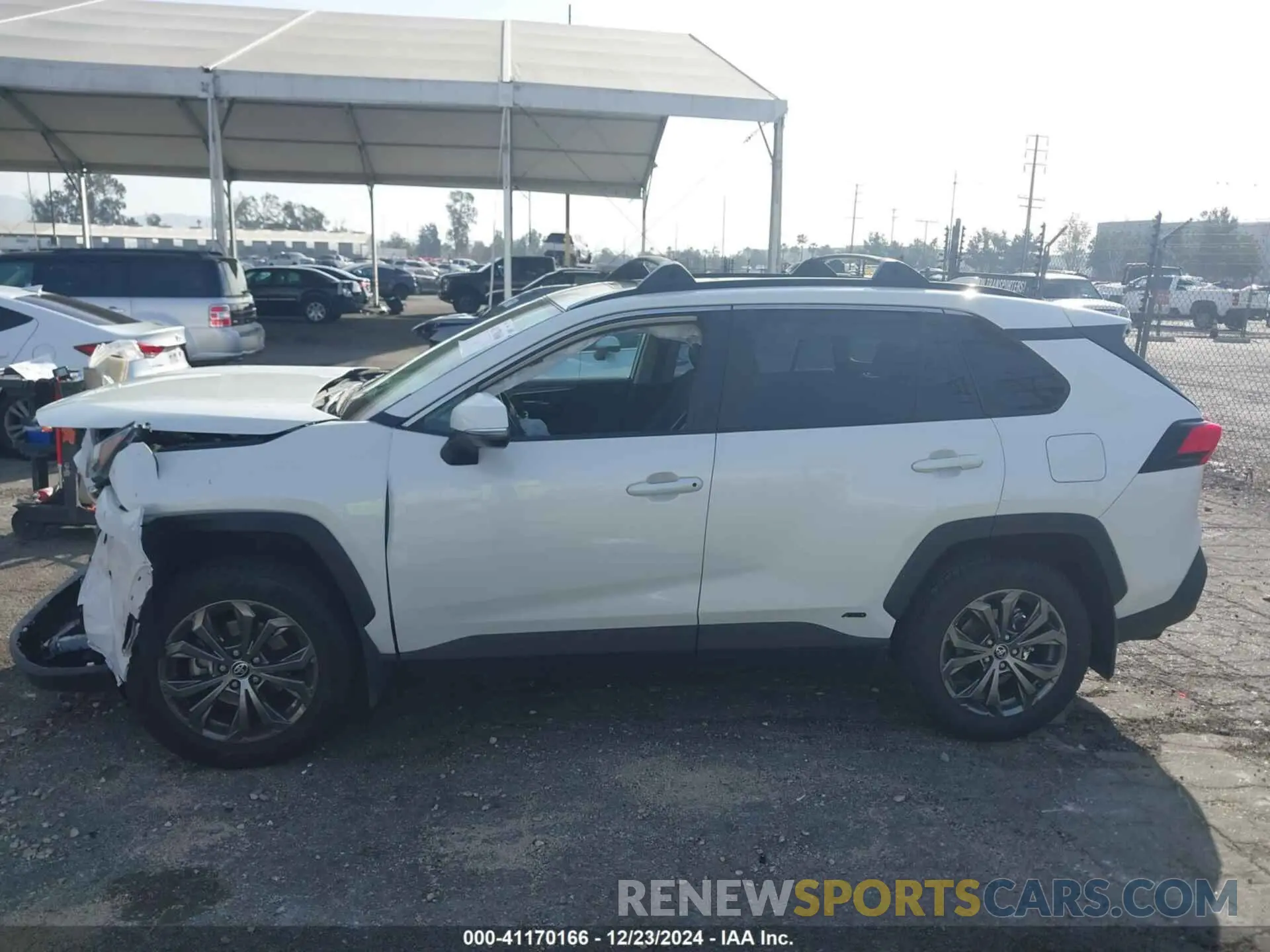 14 fotografías del automóvil dañado JTMB6RFV2ND073661 TOYOTA RAV4 HYBRID 2022