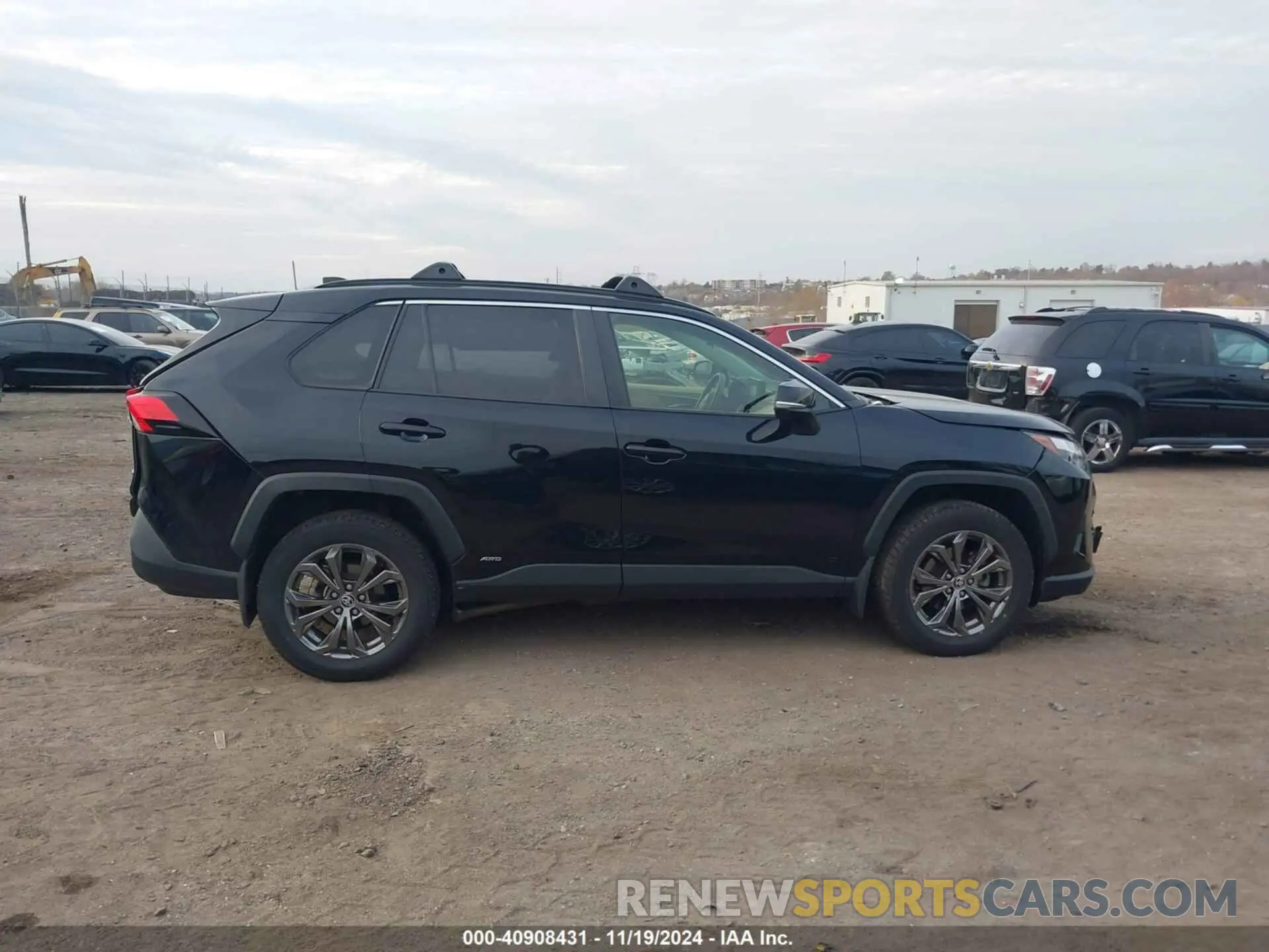 13 fotografías del automóvil dañado JTMB6RFV3ND050728 TOYOTA RAV4 HYBRID 2022