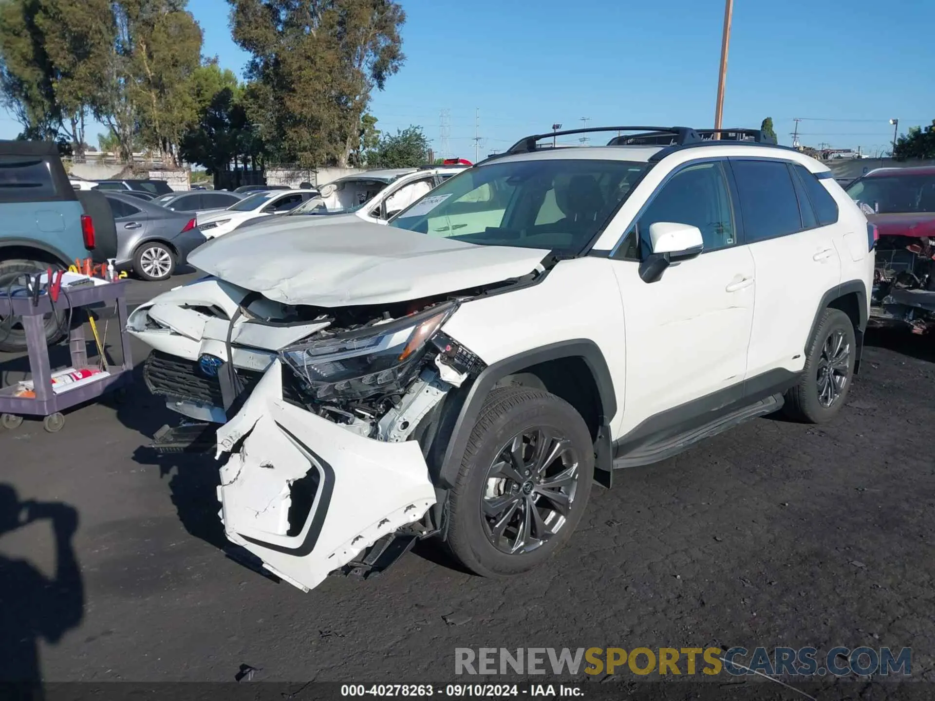 2 fotografías del automóvil dañado JTMB6RFV3ND076908 TOYOTA RAV4 HYBRID 2022