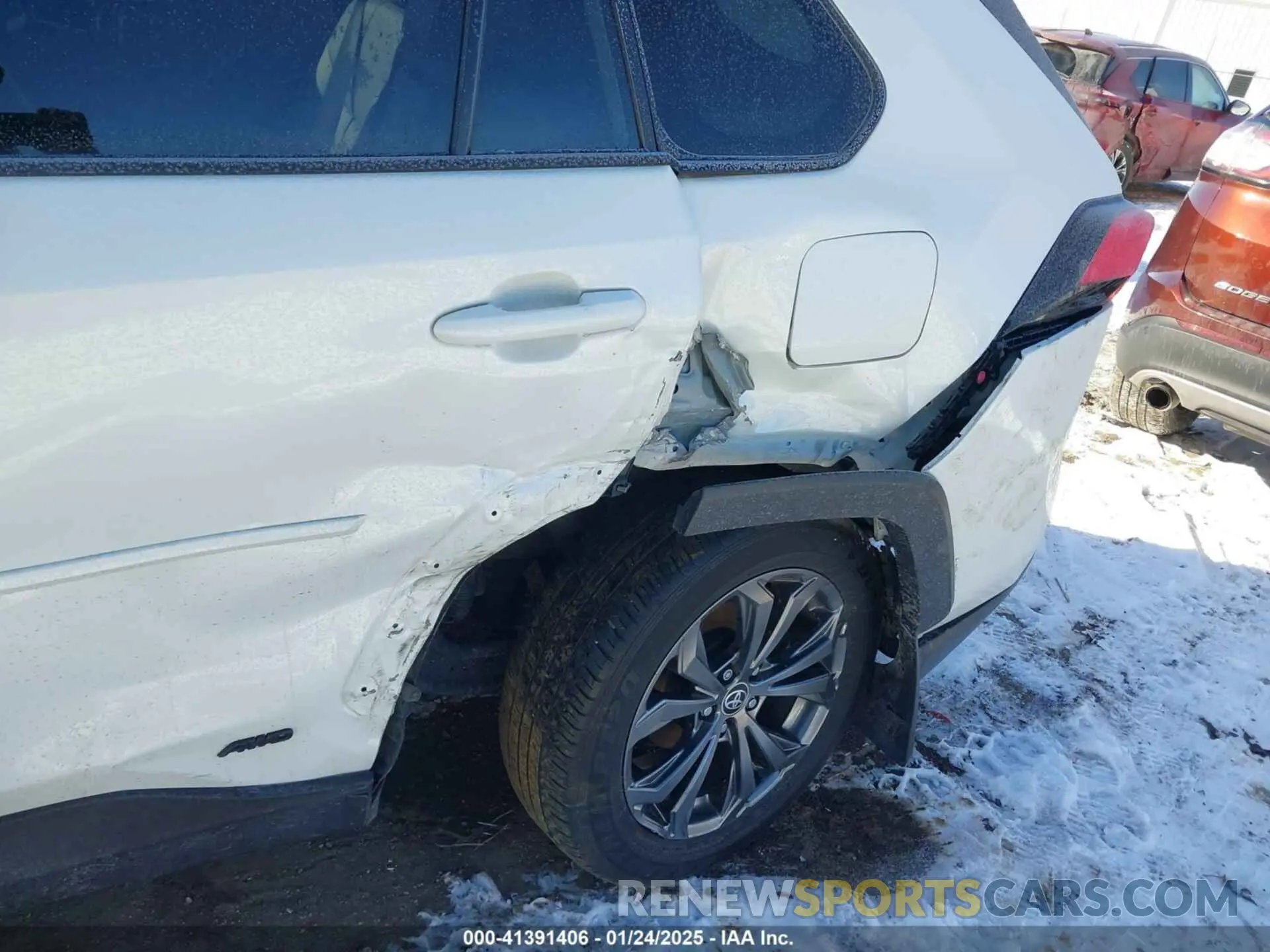 18 fotografías del automóvil dañado JTMB6RFV7ND067256 TOYOTA RAV4 HYBRID 2022