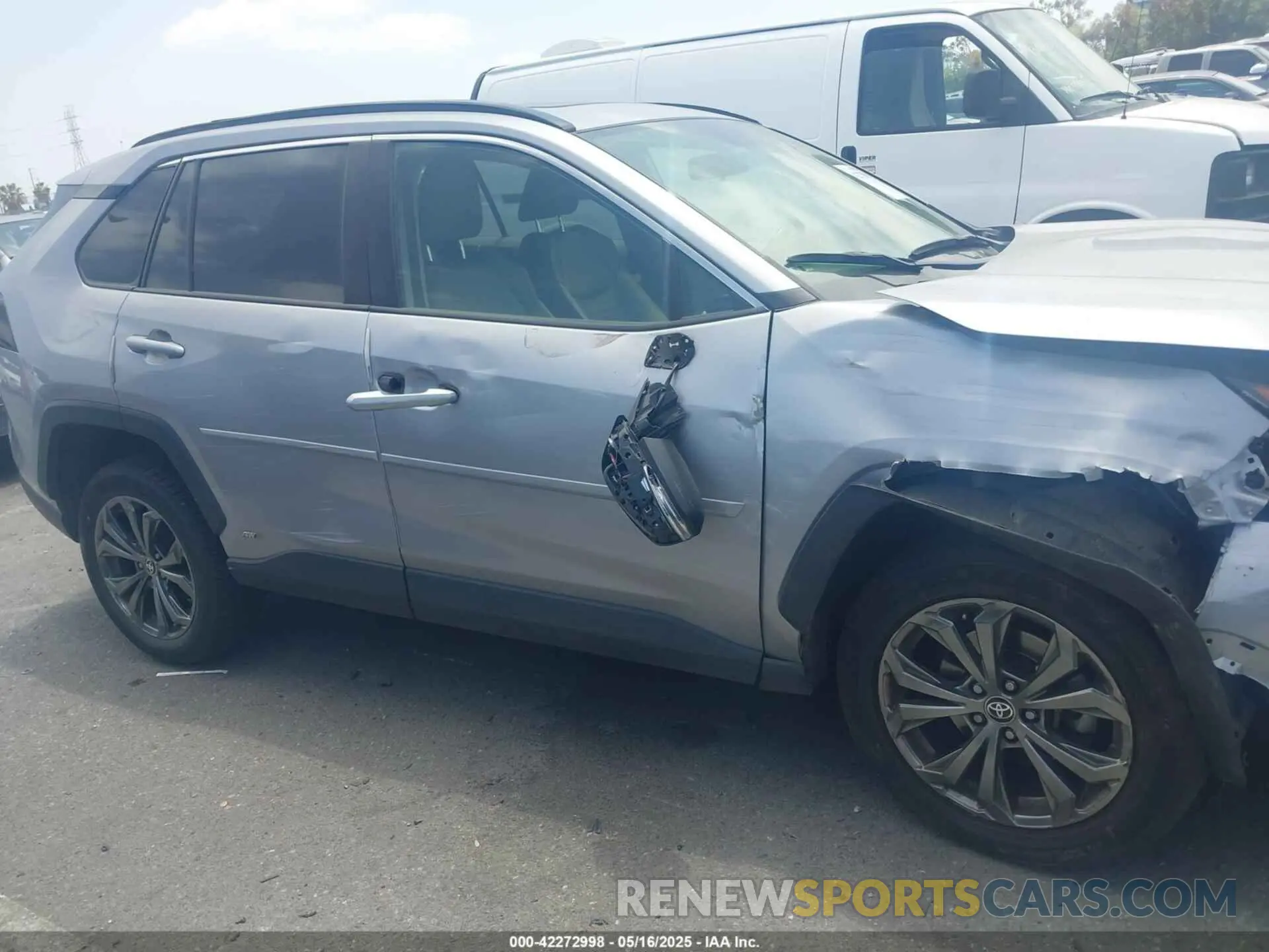 13 fotografías del automóvil dañado JTMB6RFV8ND056654 TOYOTA RAV4 HYBRID 2022