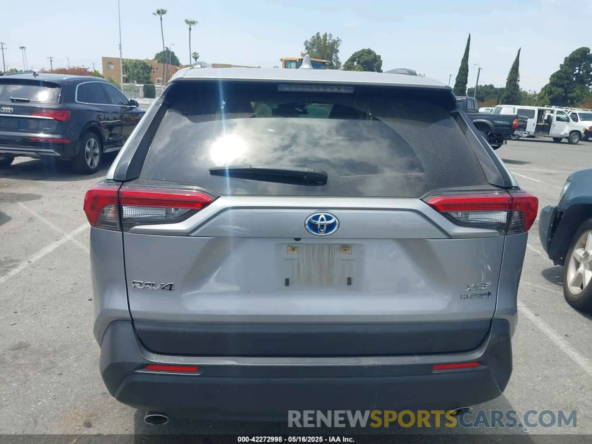 16 fotografías del automóvil dañado JTMB6RFV8ND056654 TOYOTA RAV4 HYBRID 2022
