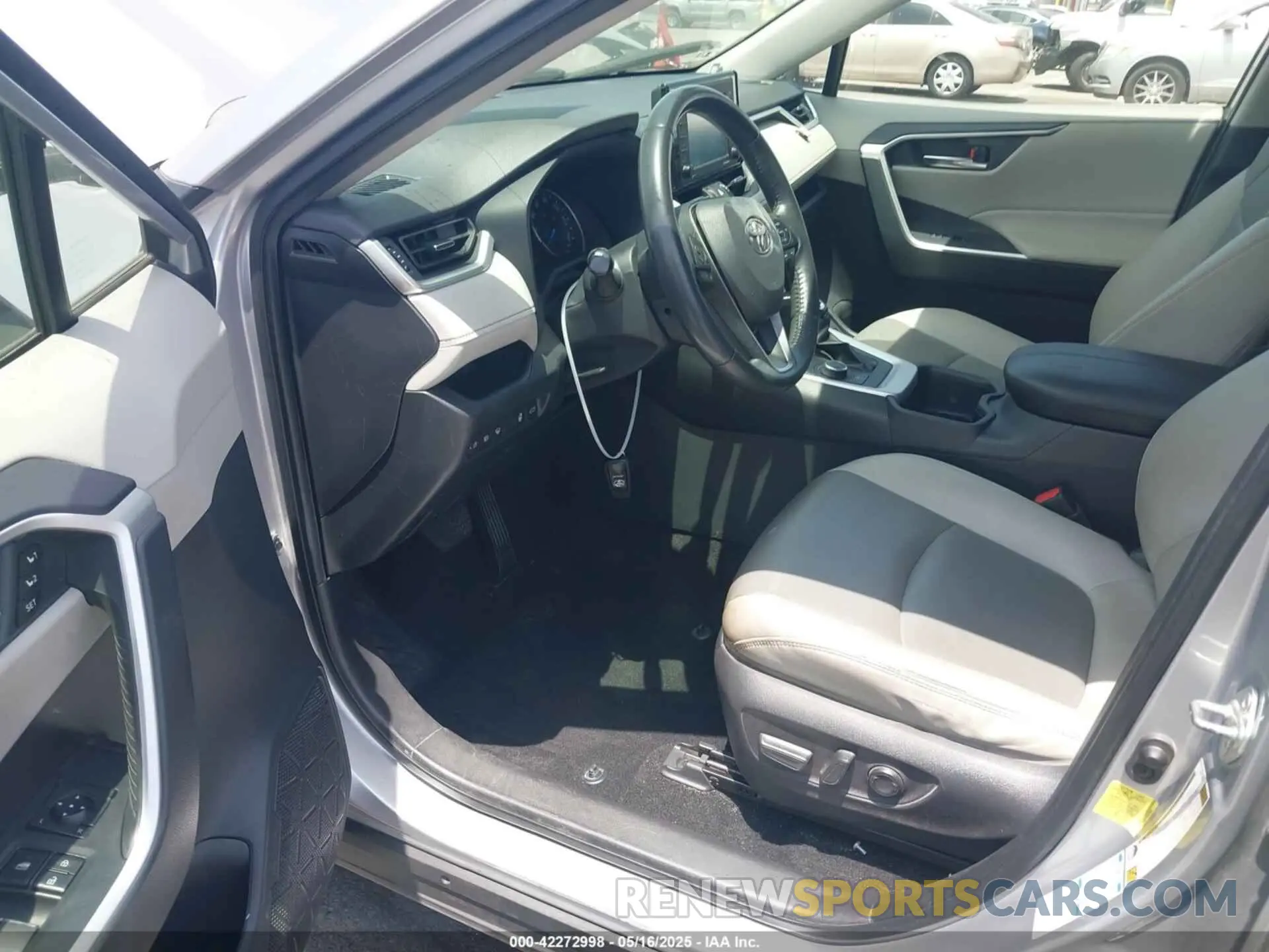 5 fotografías del automóvil dañado JTMB6RFV8ND056654 TOYOTA RAV4 HYBRID 2022