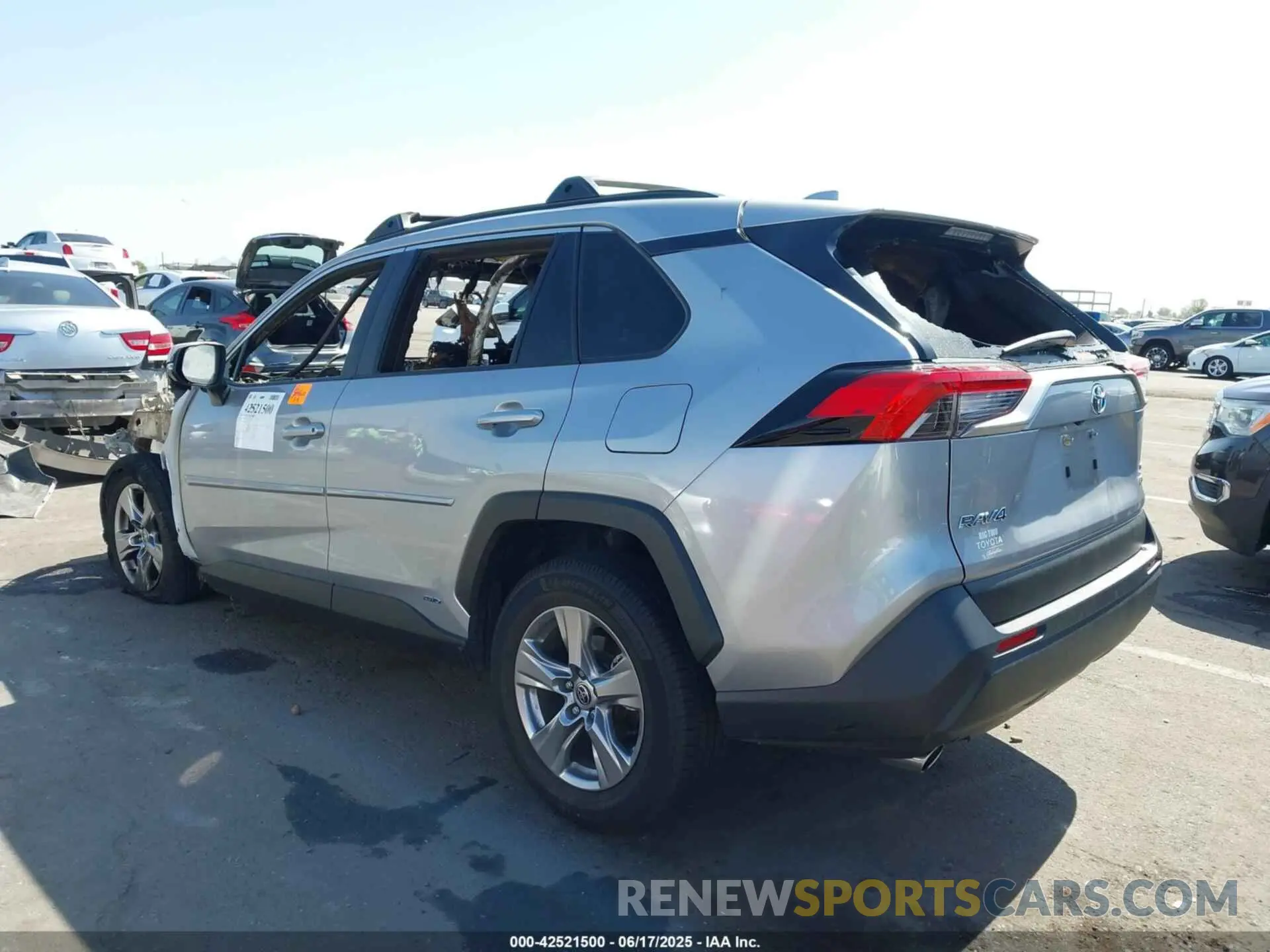 3 fotografías del automóvil dañado JTMRWRFV2ND139754 TOYOTA RAV4 HYBRID 2022