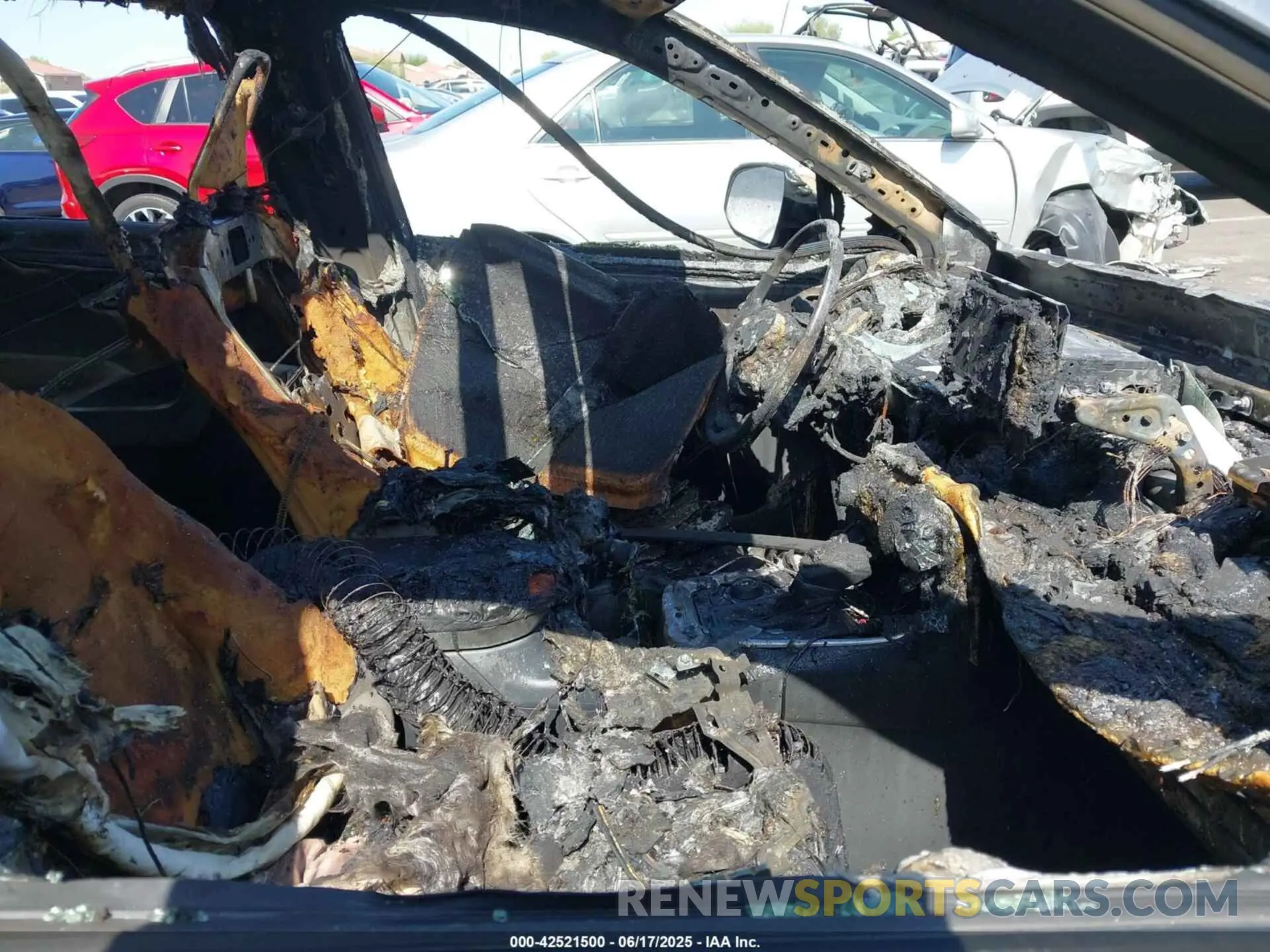 5 fotografías del automóvil dañado JTMRWRFV2ND139754 TOYOTA RAV4 HYBRID 2022