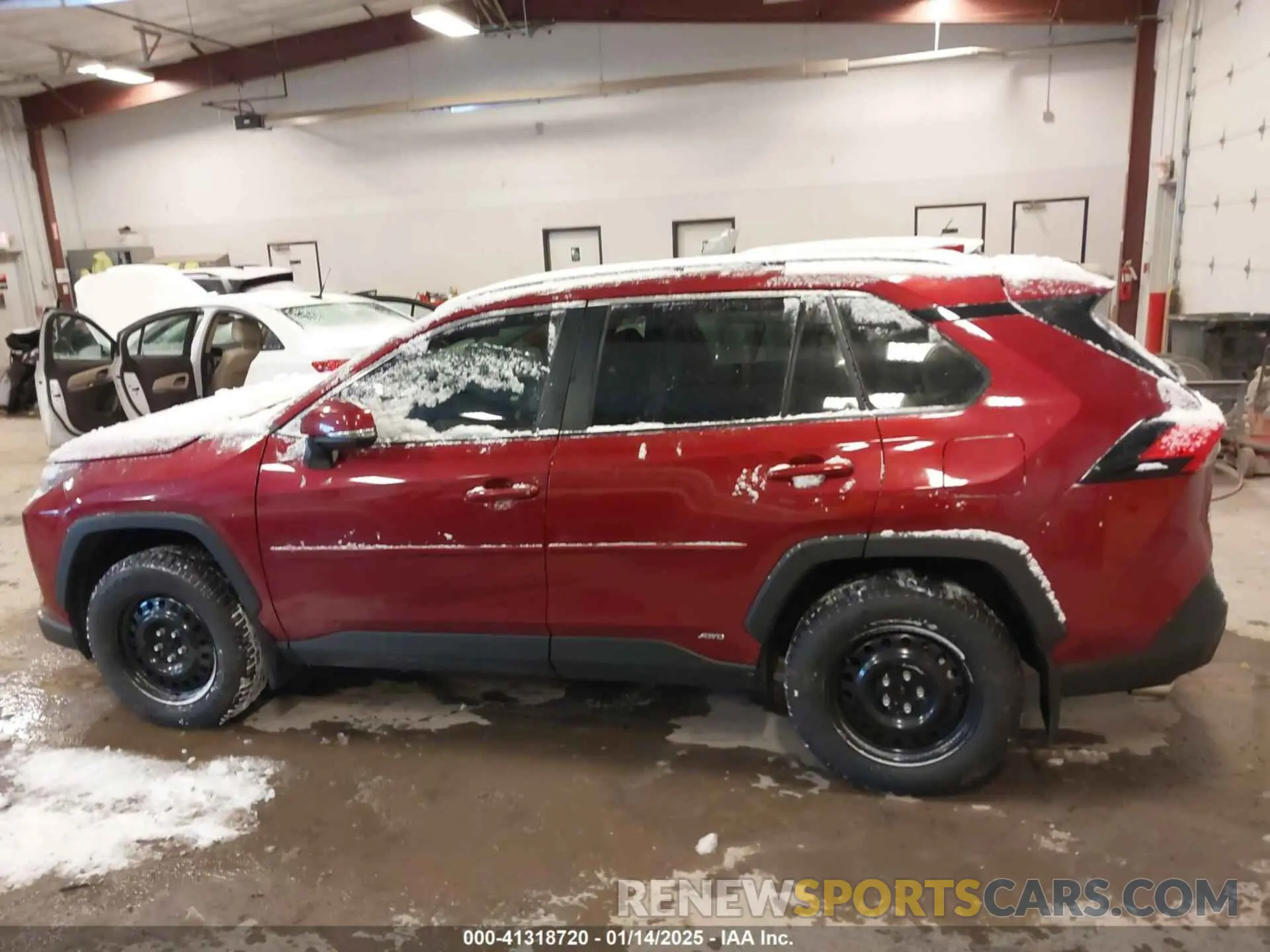 14 fotografías del automóvil dañado JTMRWRFV2ND564732 TOYOTA RAV4 HYBRID 2022