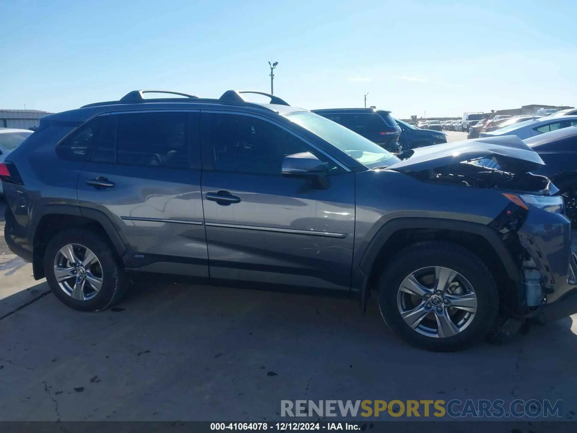 13 fotografías del automóvil dañado JTMRWRFV3ND569342 TOYOTA RAV4 HYBRID 2022