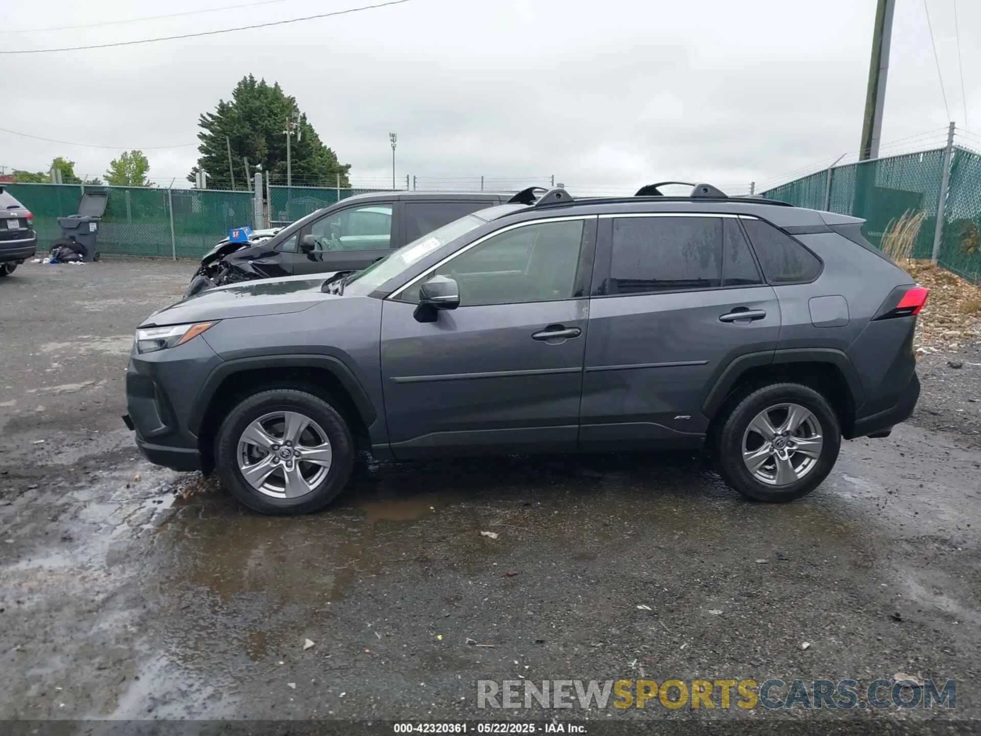 14 fotografías del automóvil dañado JTMRWRFV6ND568122 TOYOTA RAV4 HYBRID 2022